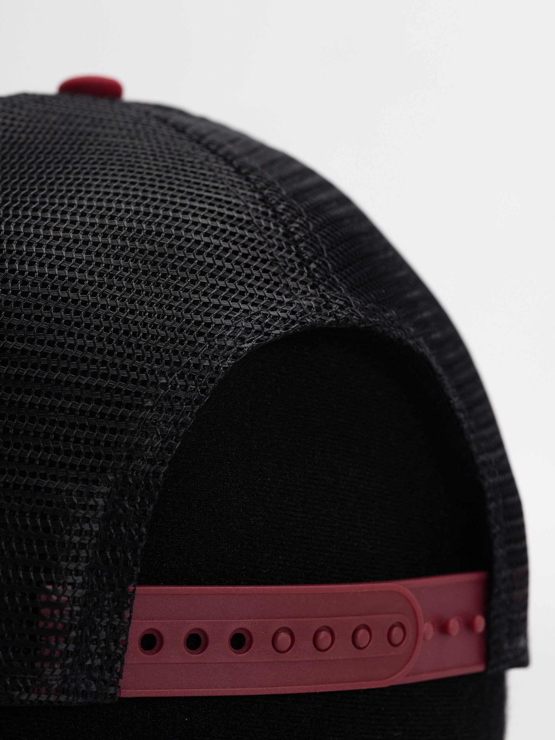 New Era Cap Graphic Patch Trucker (red/white/black)