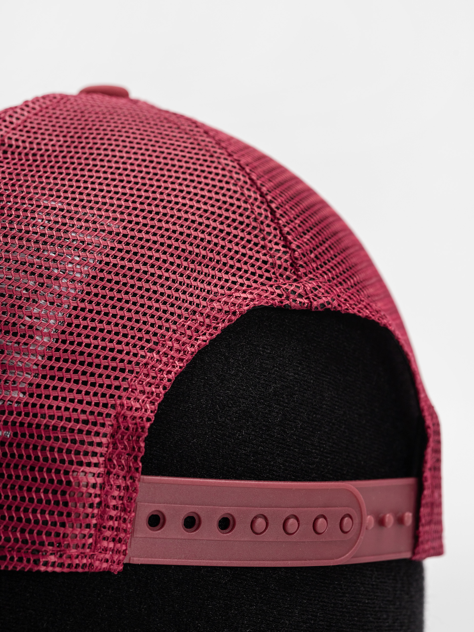 New Era Cap Oval Foam Patch Trucker (cherry/white)