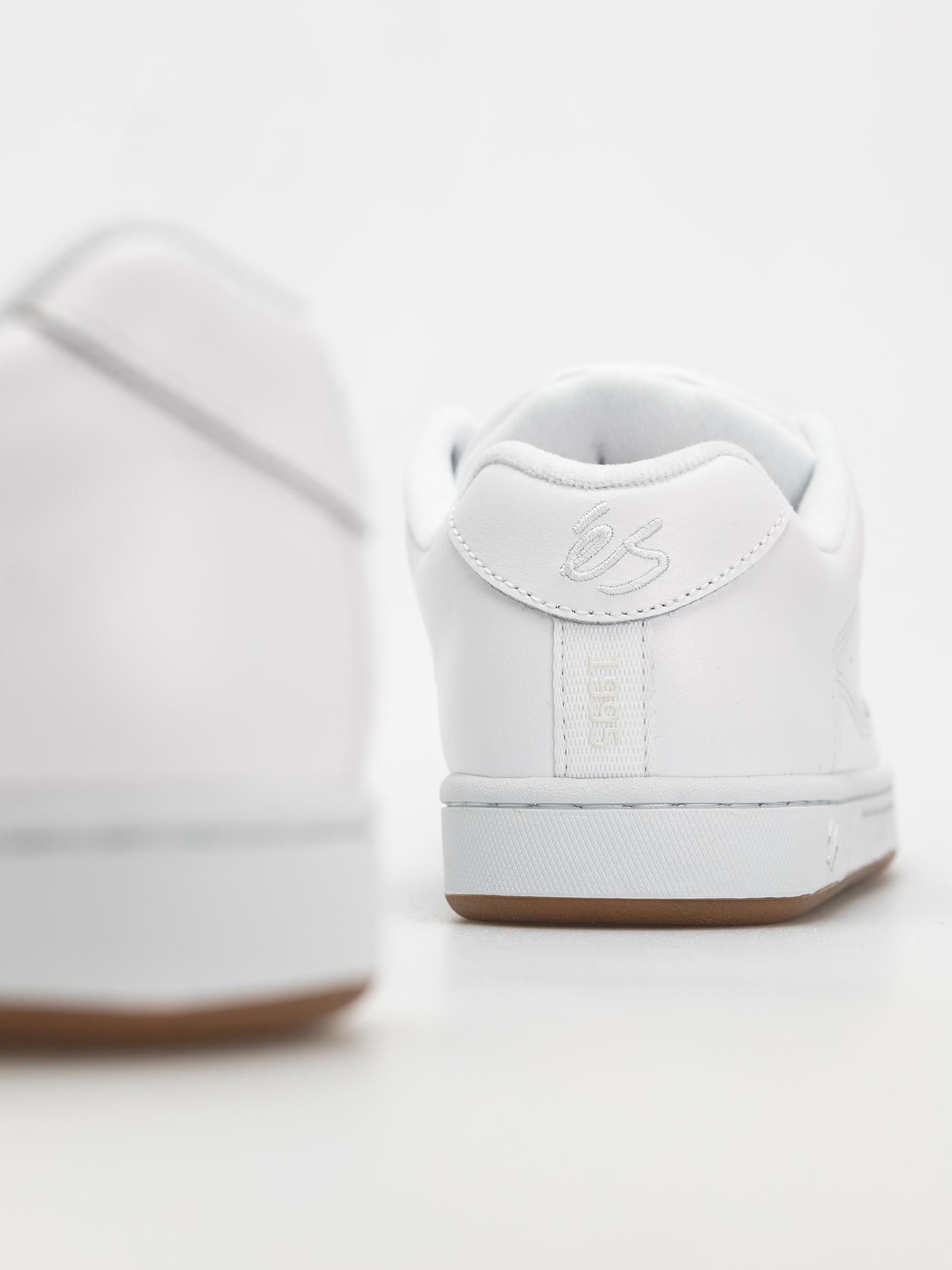 eS Accel Shoes (white)