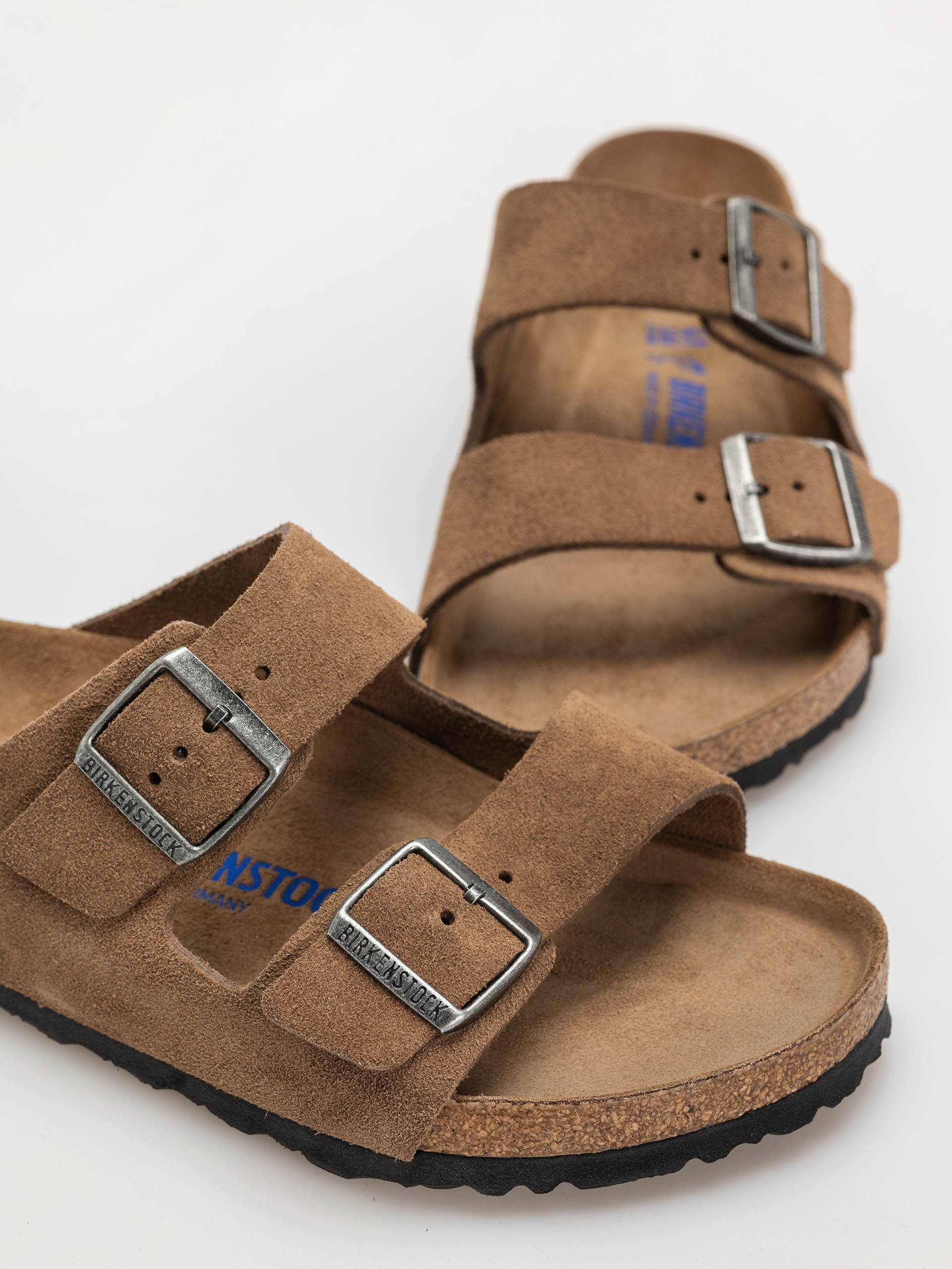 Birkenstock Arizona Suede Leather Regular Flip-flops (dark tea)