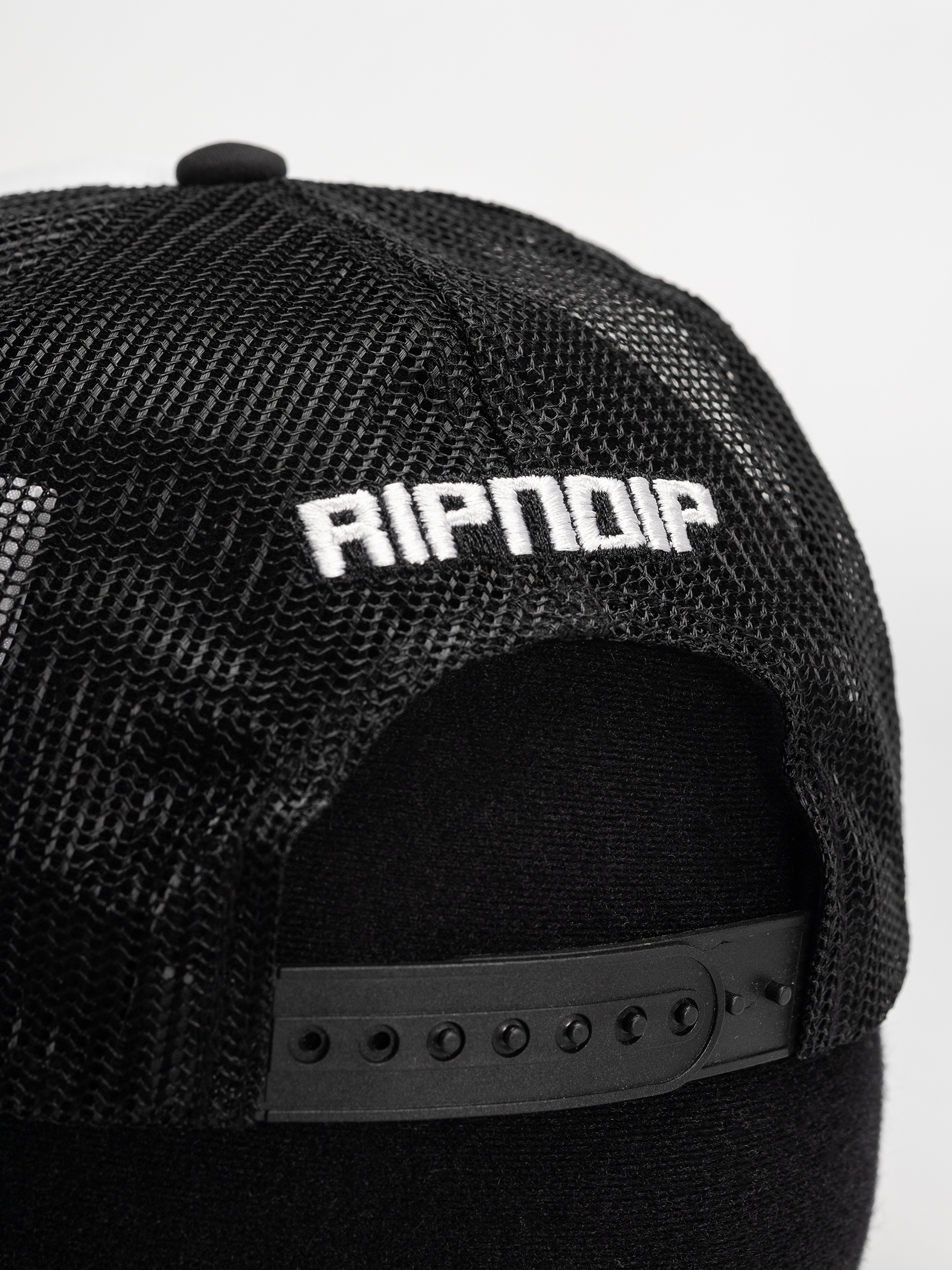 RipNDip Cap Find Out Trucker (black)