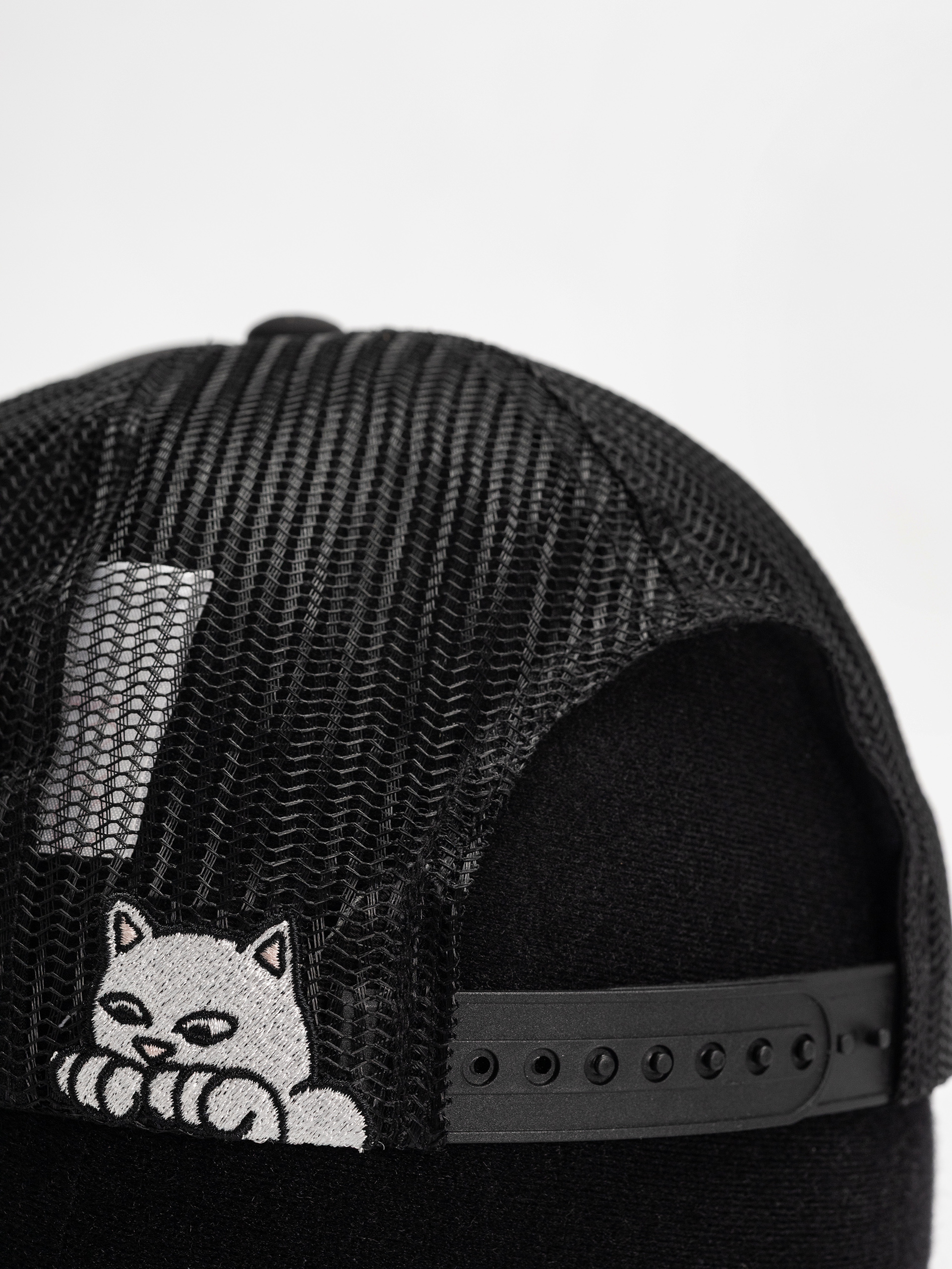 RipNDip Cap Chroma Trucker (black)