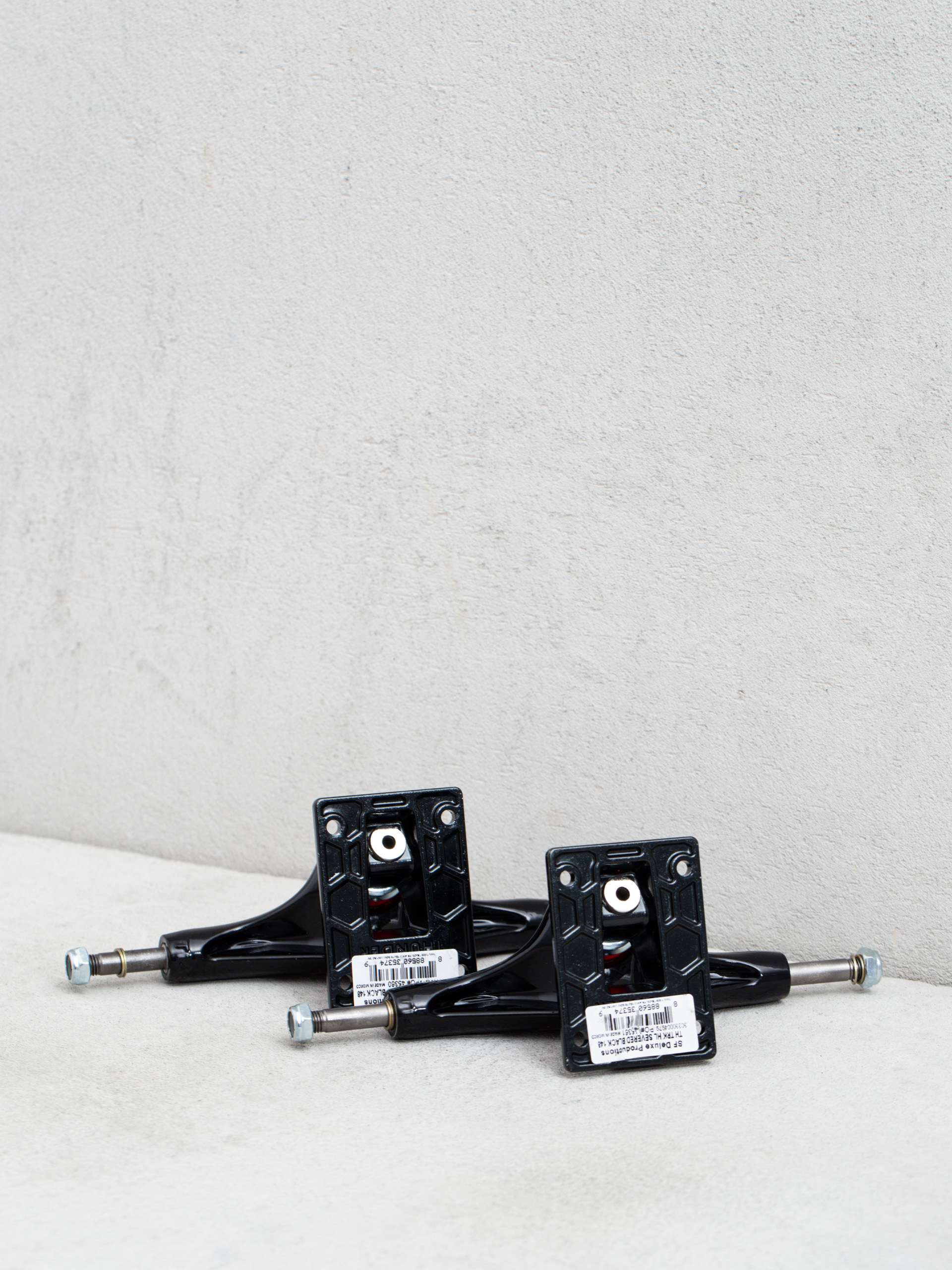 Thunder Hollow Lights Severed Trucks (black)