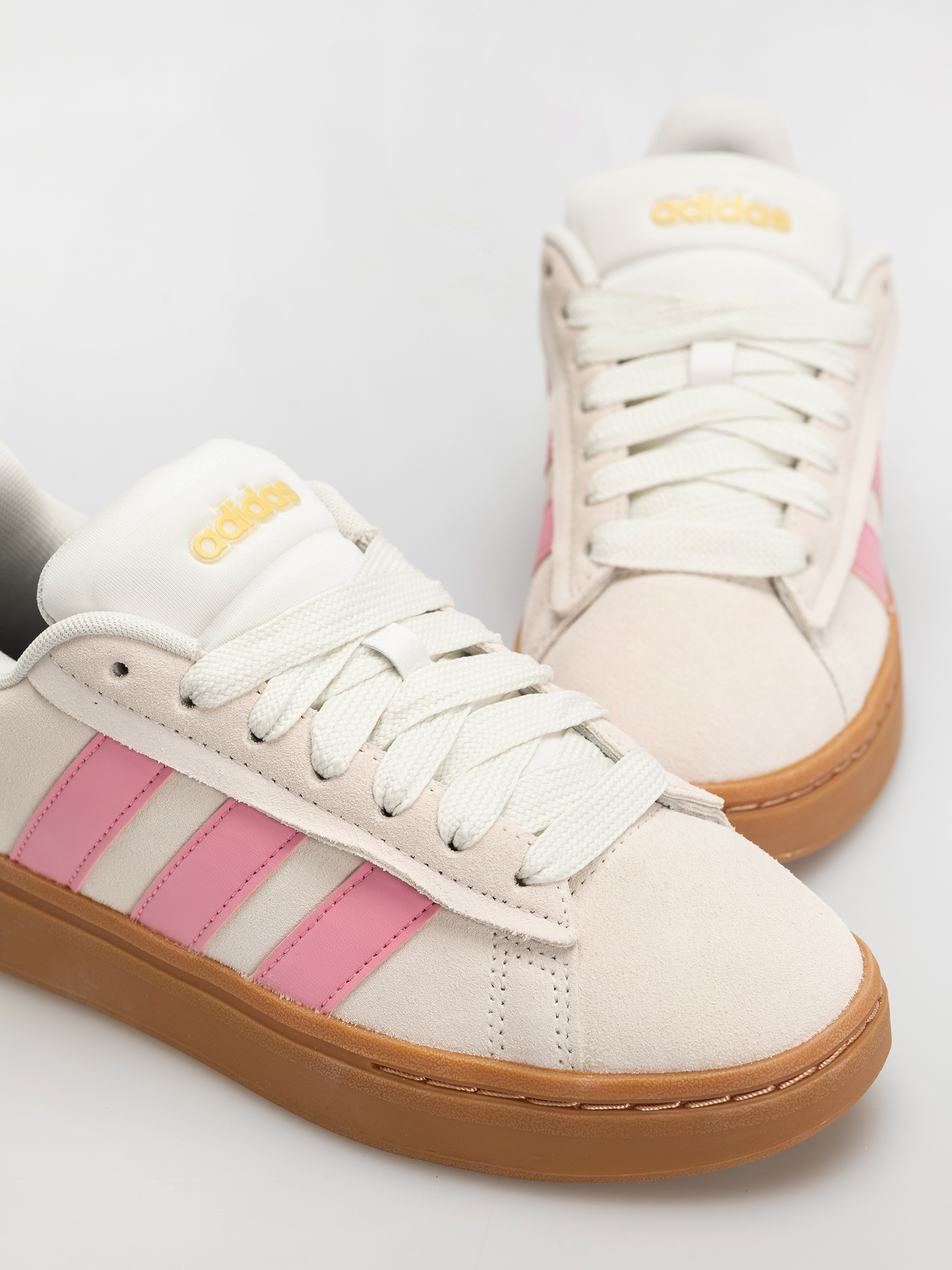 adidas Grand Court Alpha 0 Wmn Shoes (owhite/blipnk/goldmt)