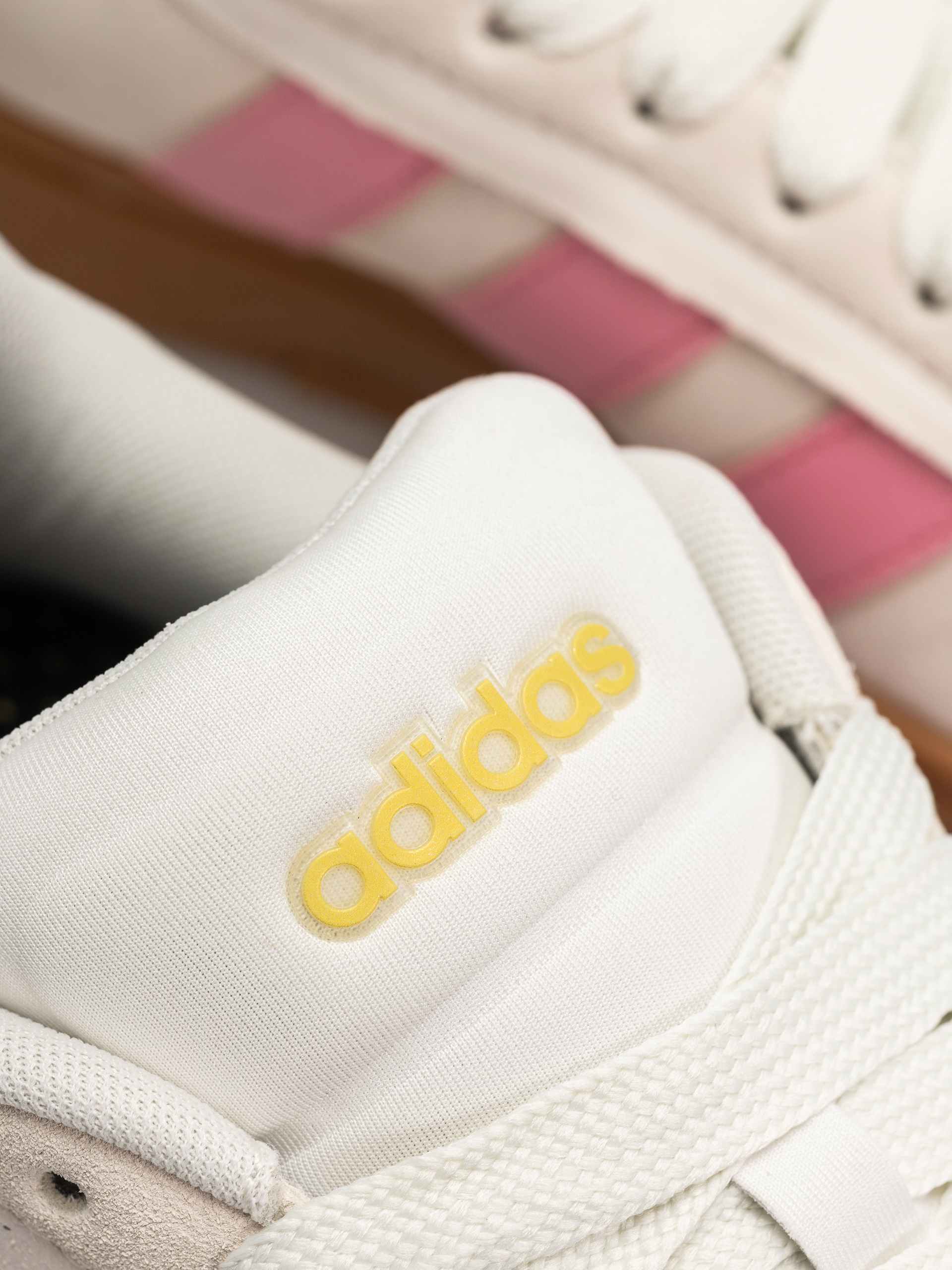 adidas Grand Court Alpha 0 Wmn Schuhe (owhite/blipnk/goldmt)