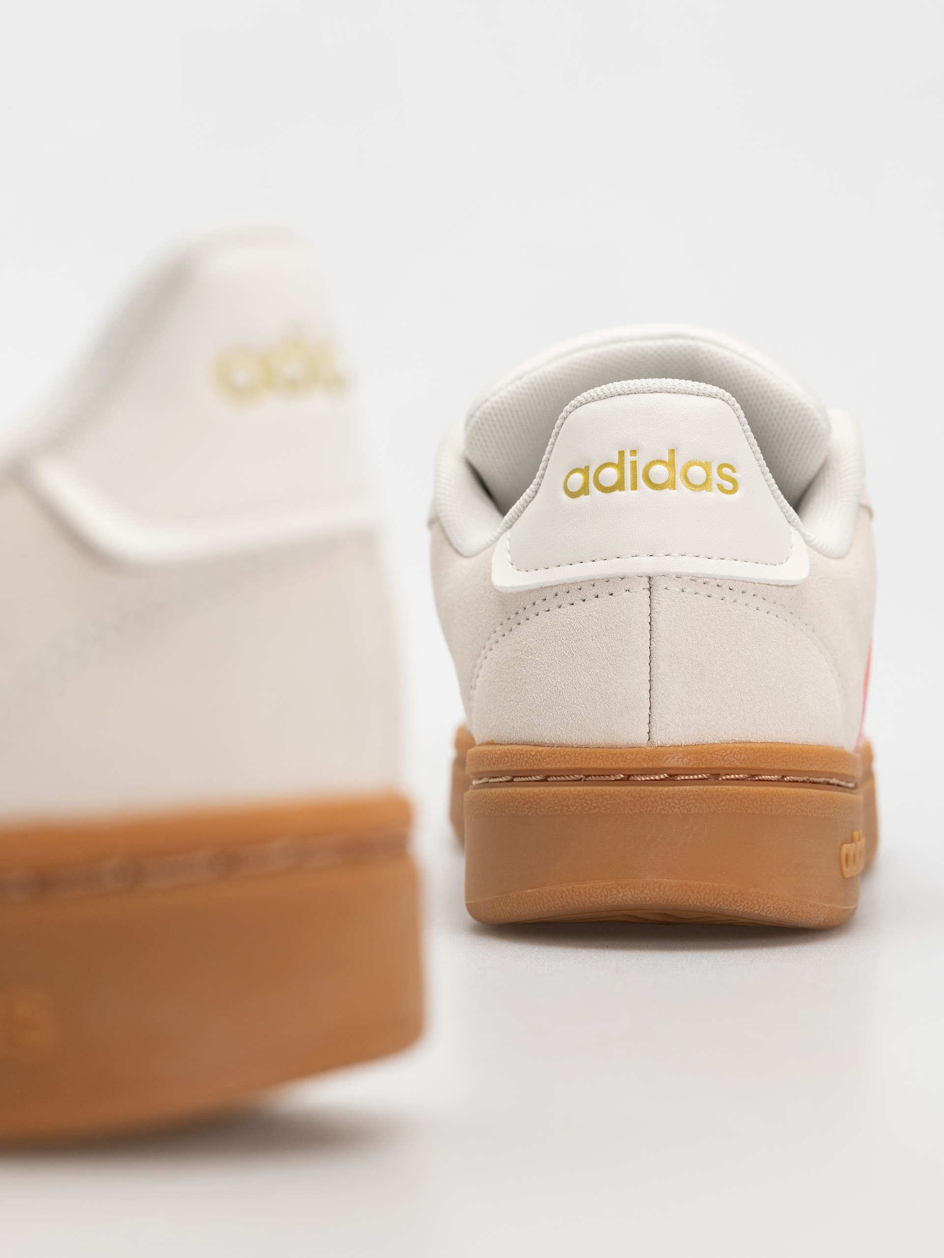 adidas Grand Court Alpha 0 Wmn Shoes (owhite/blipnk/goldmt)