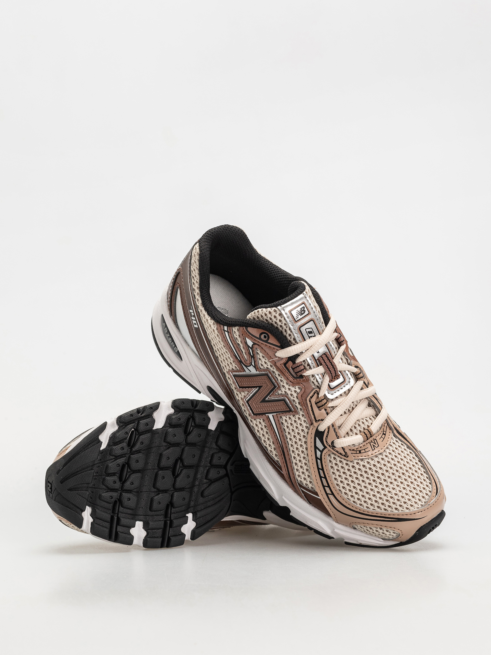 New Balance Shoes 740 (beige)