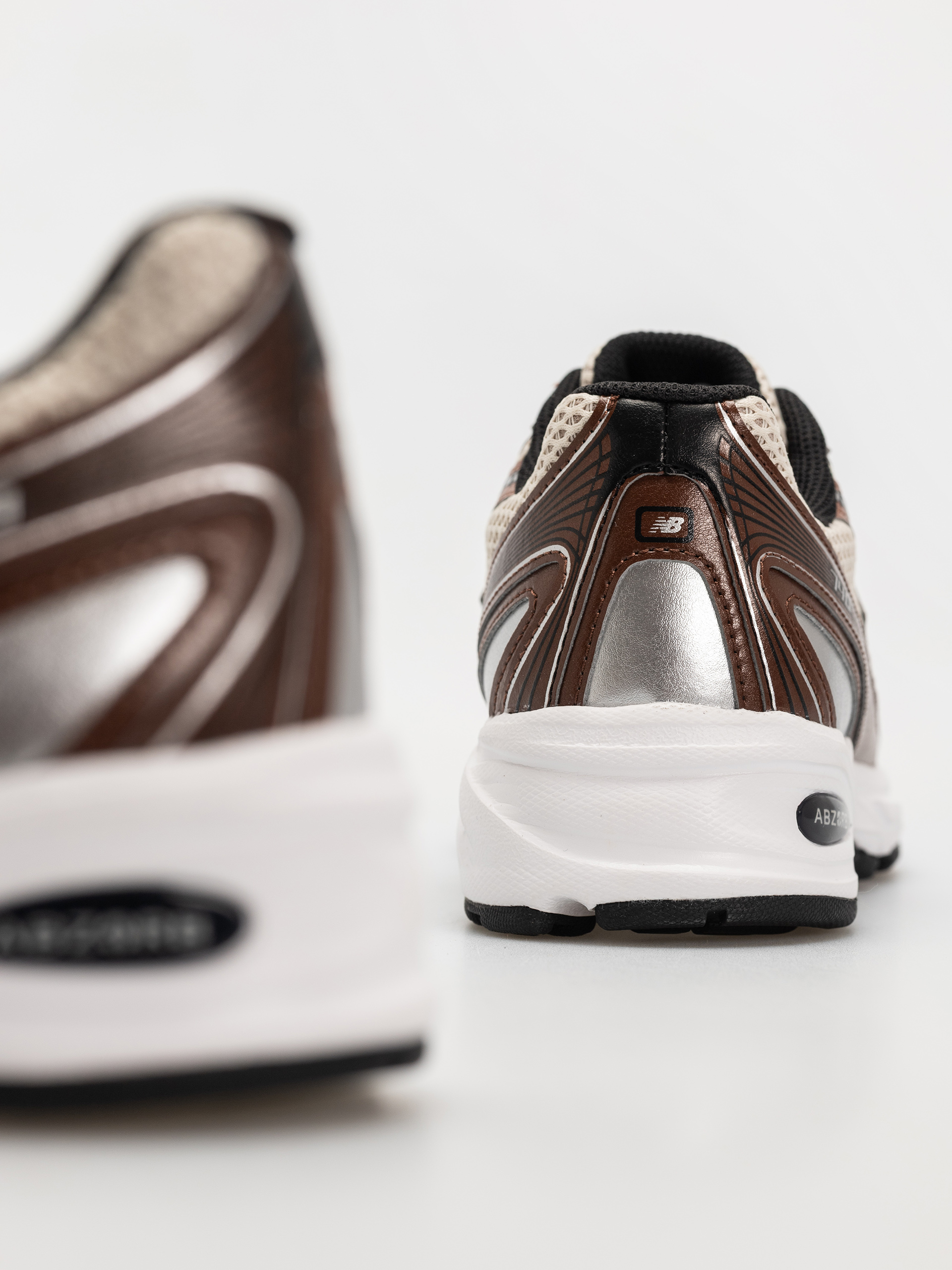 New Balance Schuhe 740 (beige)