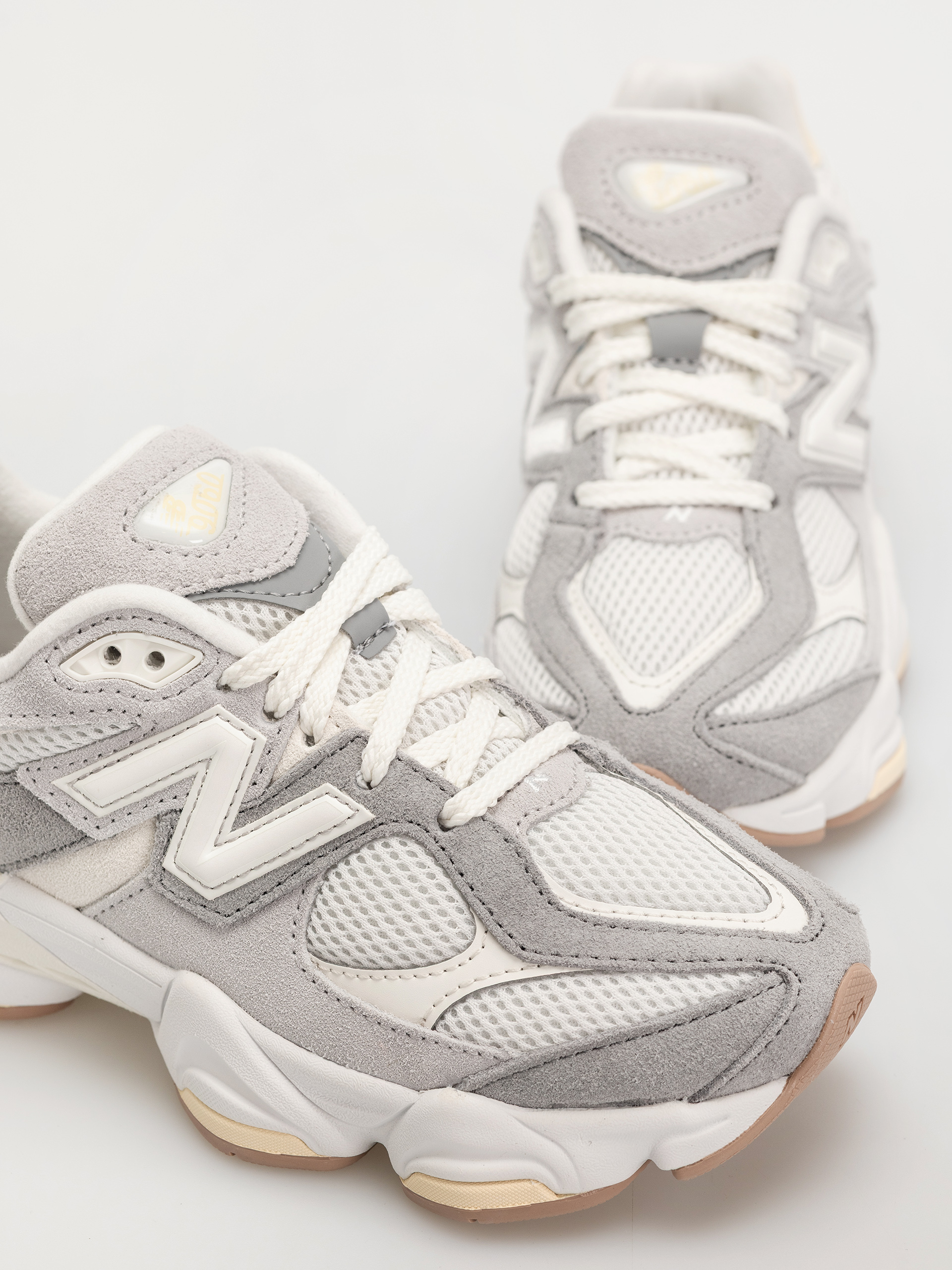 New Balance Shoes 9060 JR (sea salt)