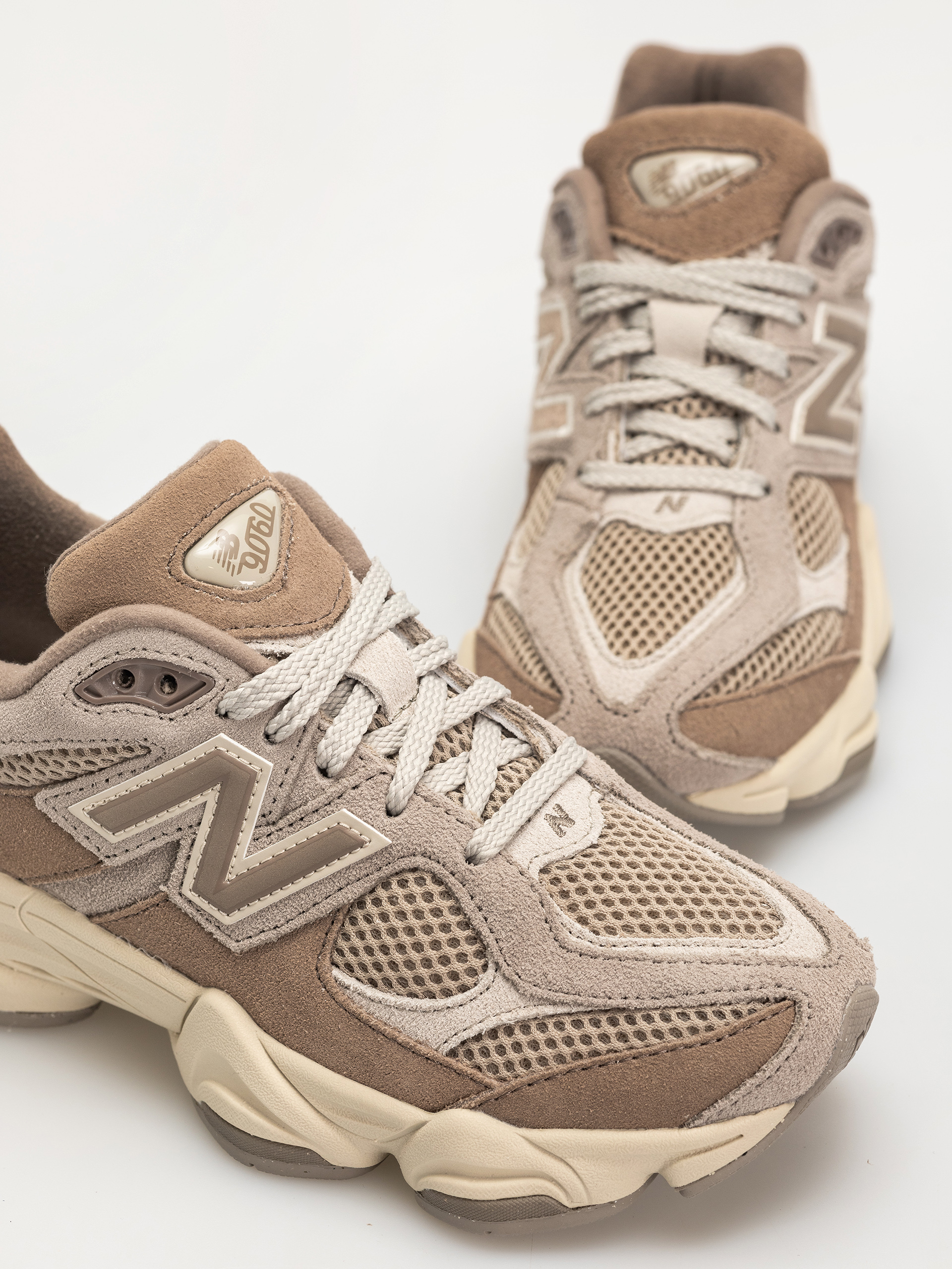 New Balance Shoes 9060 JR - brown (mushroom)