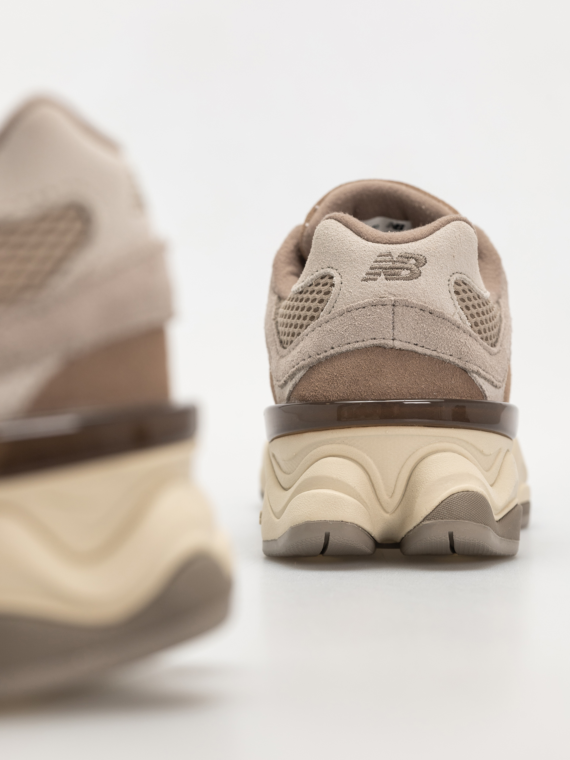 New Balance Shoes 9060 JR (mushroom)