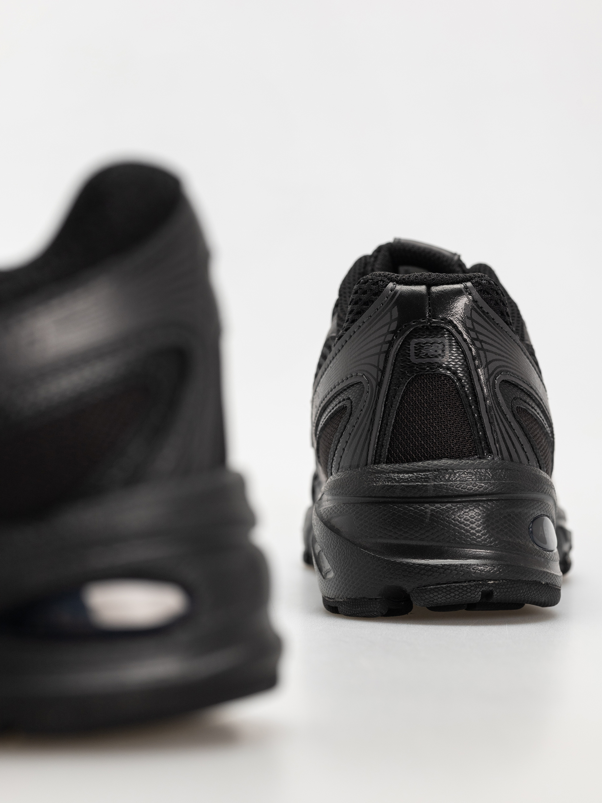 New Balance Schuhe 740 JR (black cement)