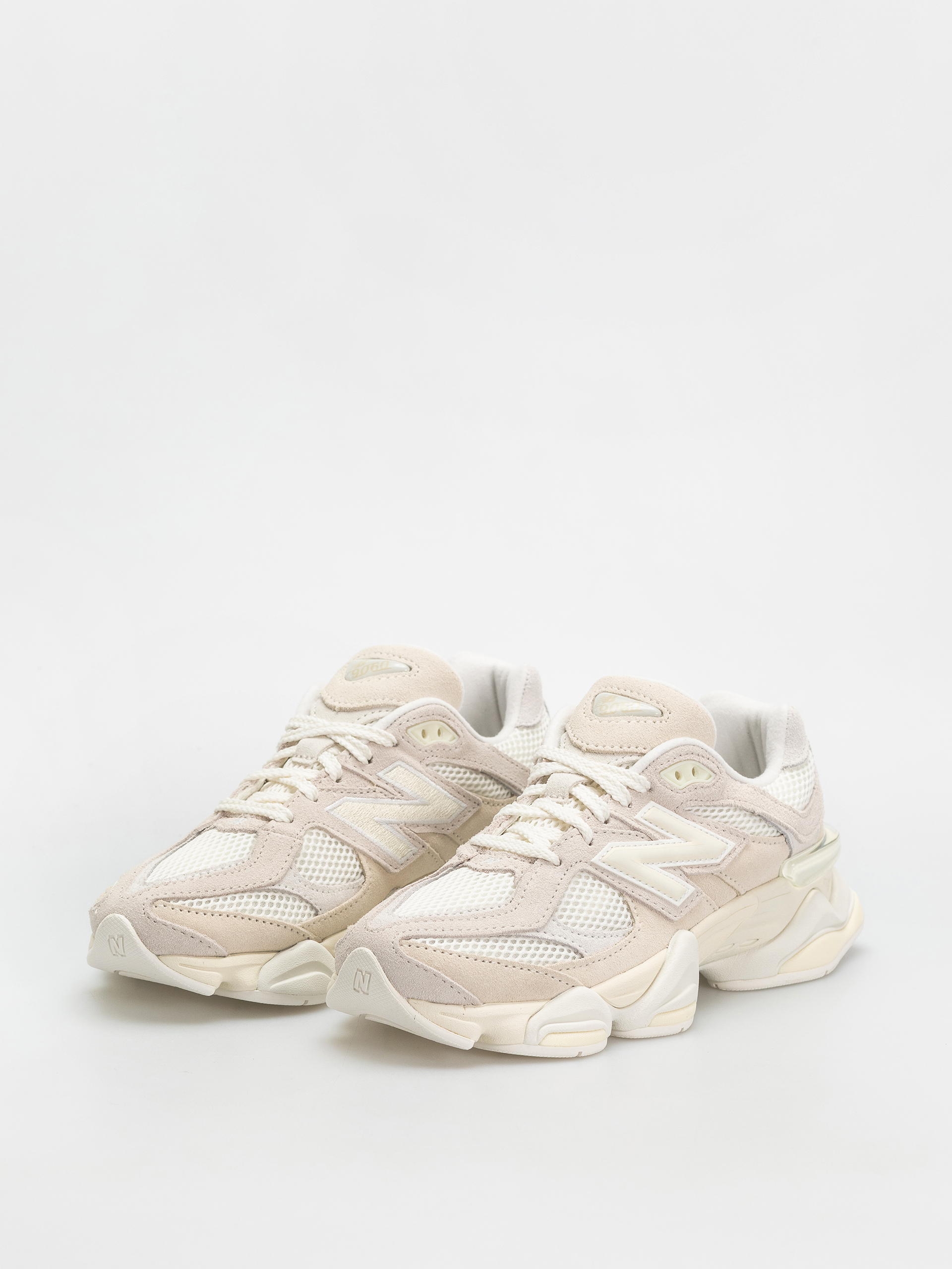 New Balance 9060 Shoes (angora)