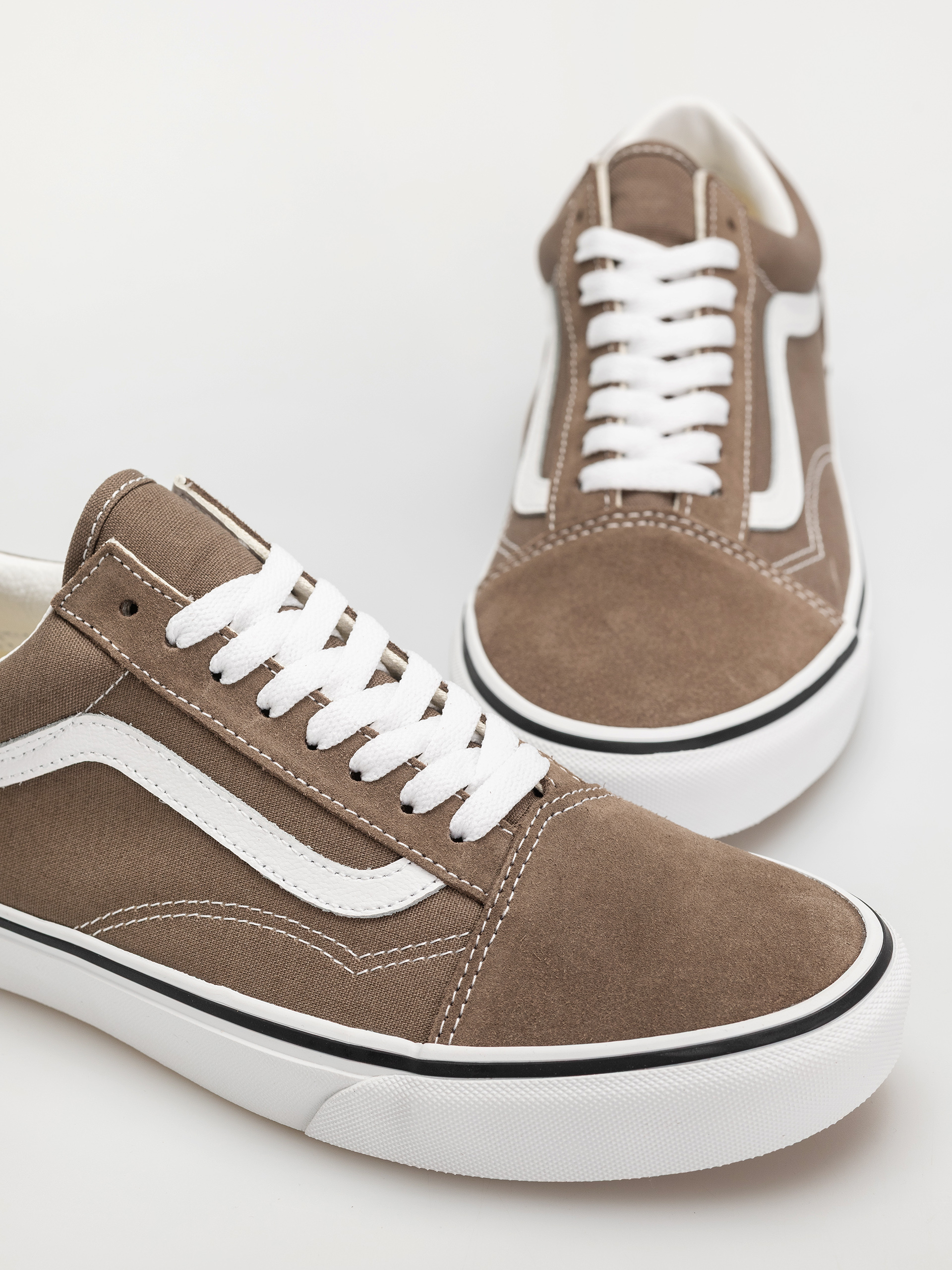 Vans Old Skool Shoes (color theory walnut)