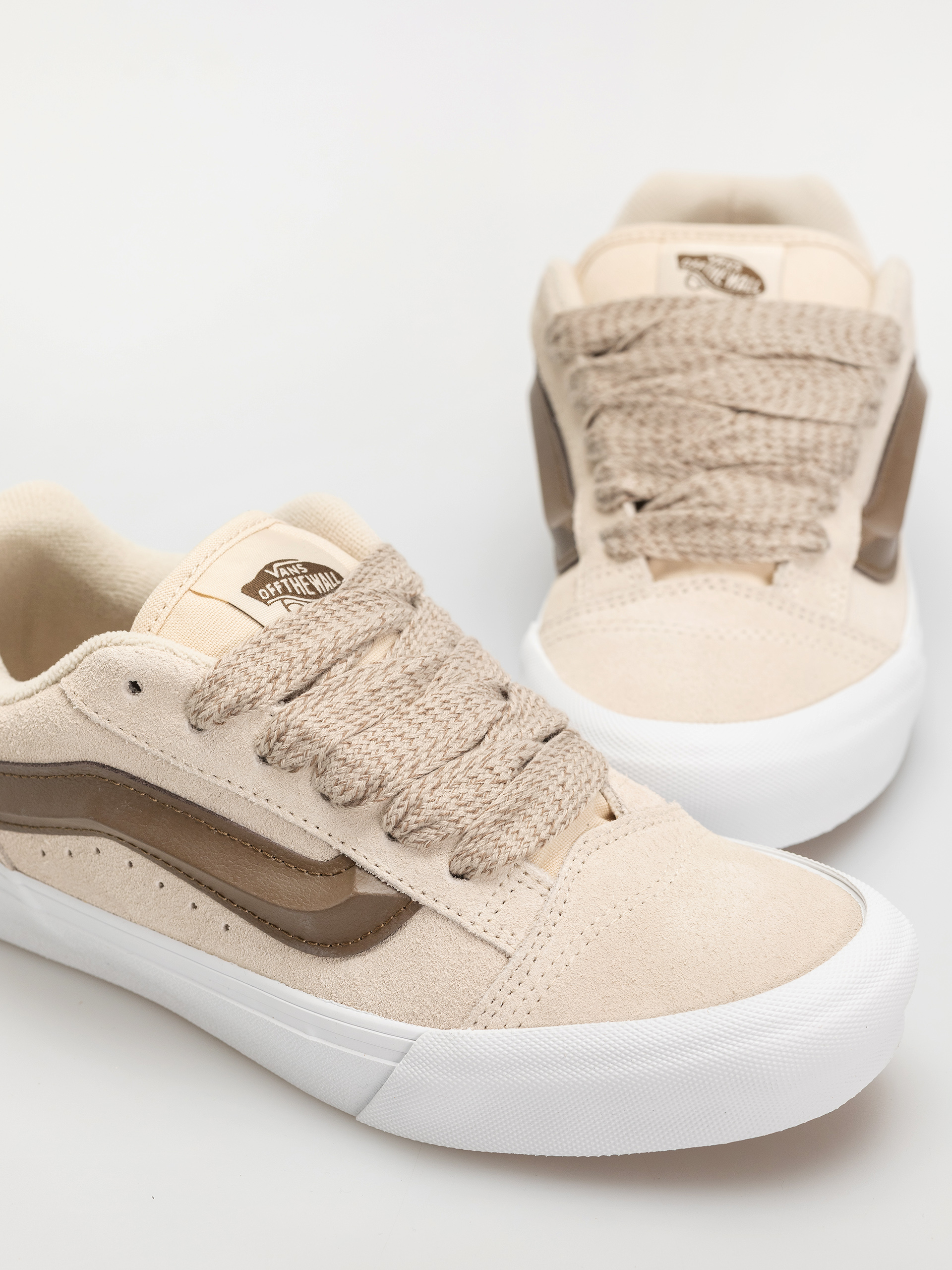 Vans Knu Skool Shoes (fat lace creme brule)