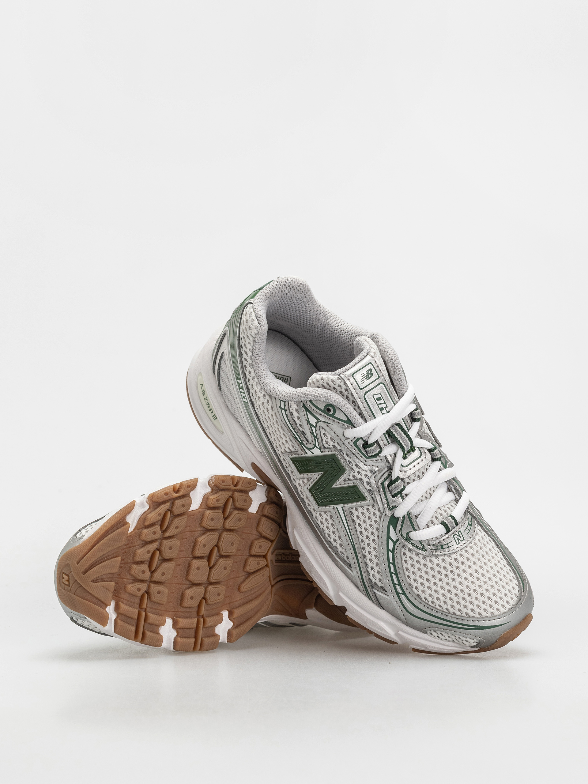 New Balance 740 JR Shoes (silver metallic)