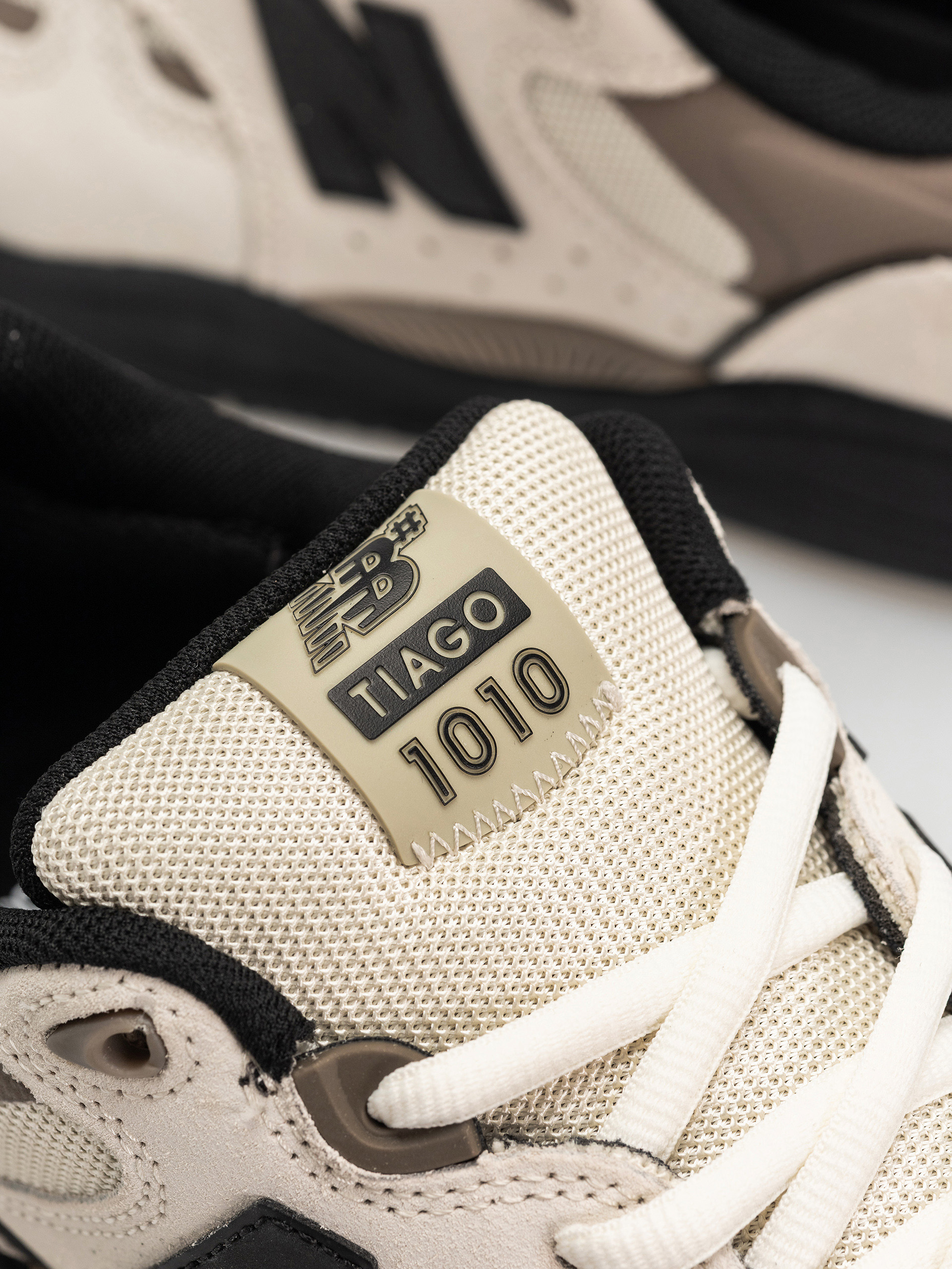 New Balance 1010 Shoes (beige)