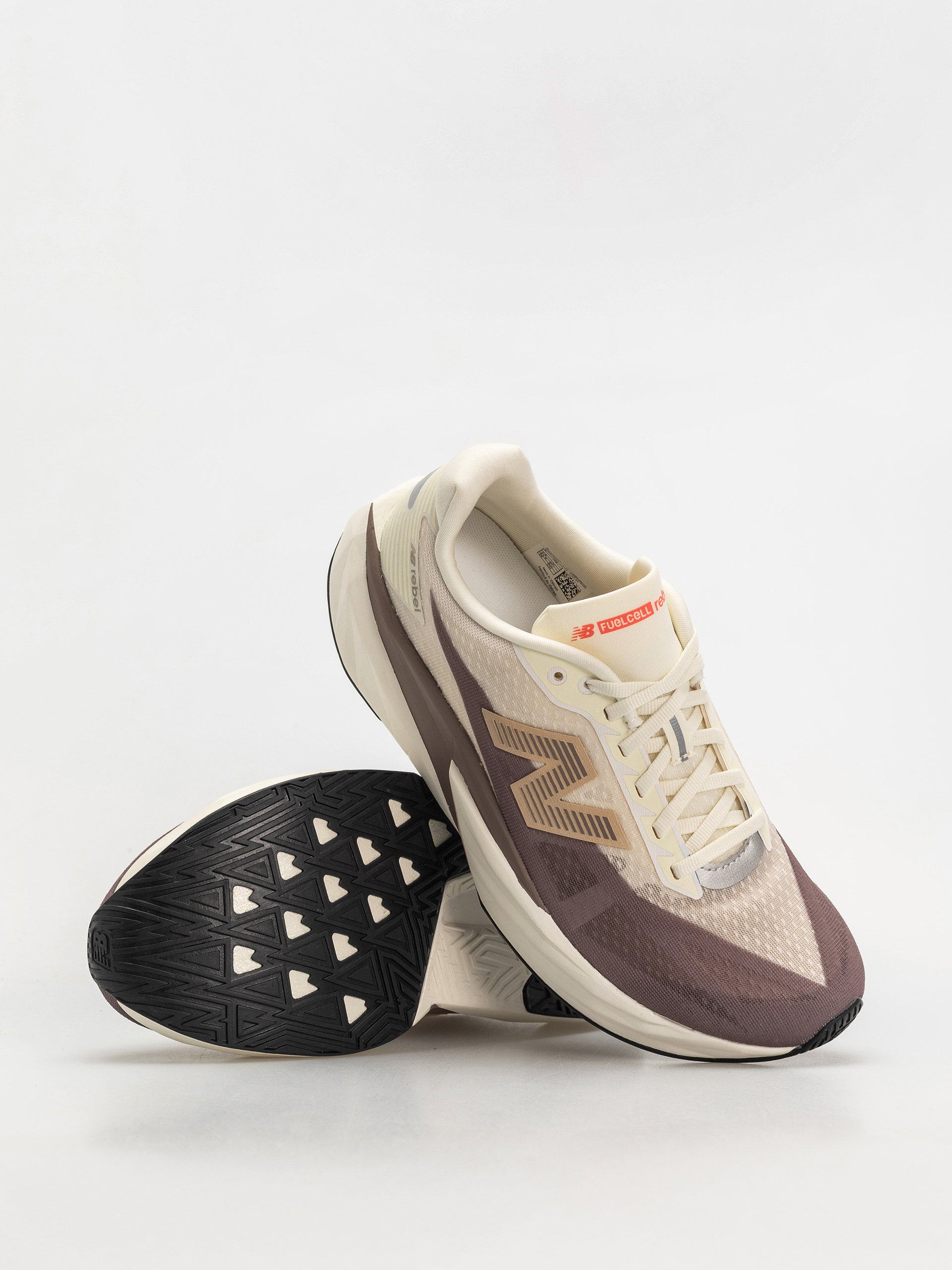 New Balance Fuelcell Rebel V5 Shoes (angora)
