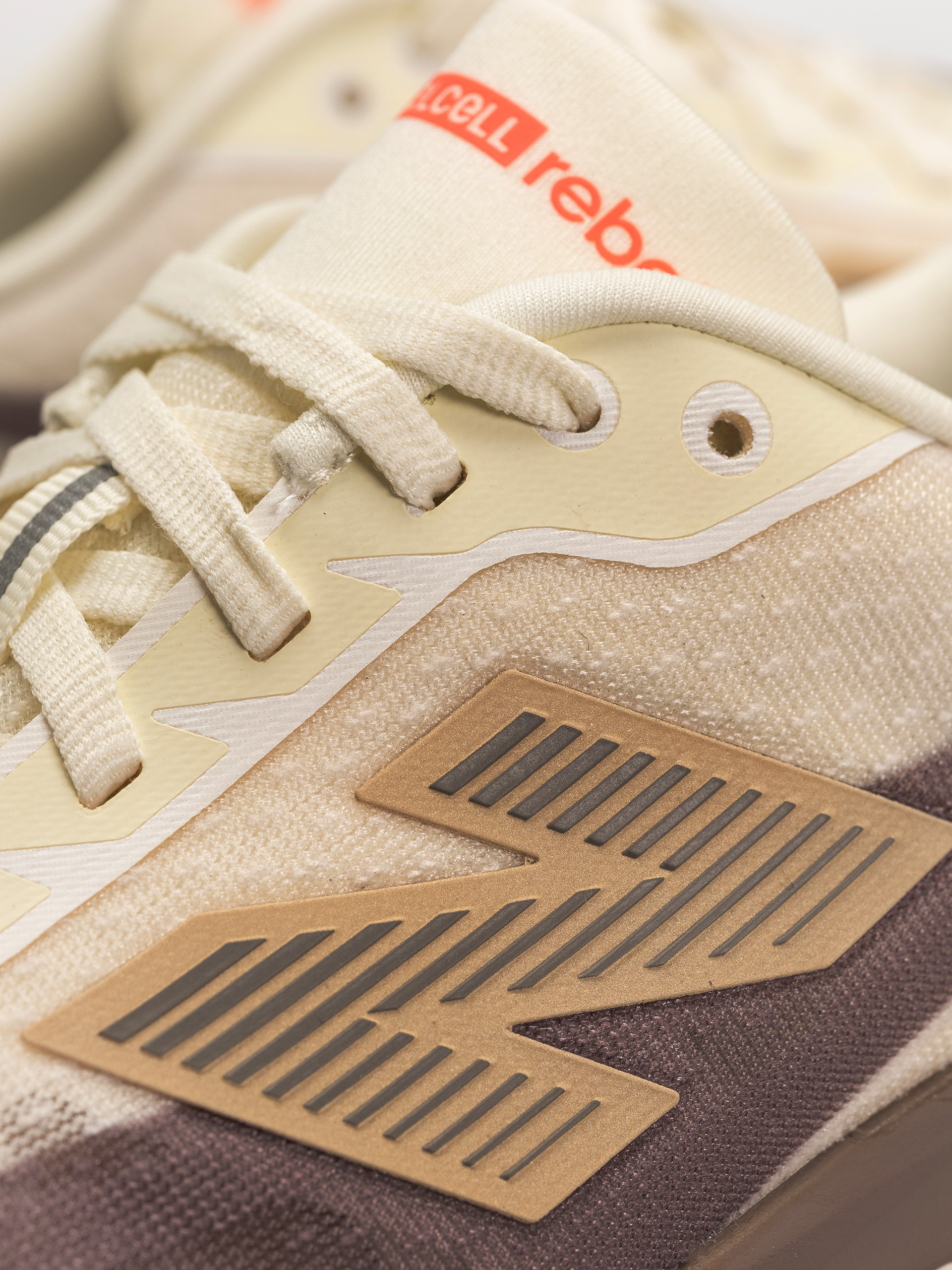 New Balance Fuelcell Rebel V5 Shoes (angora)