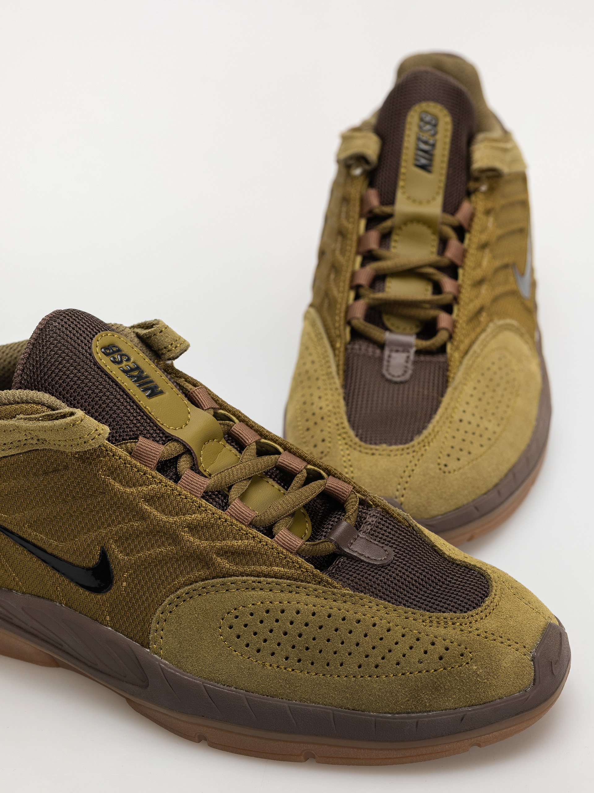 Nike SB Shoes Vertebrae (olive flak/black baroque brown)