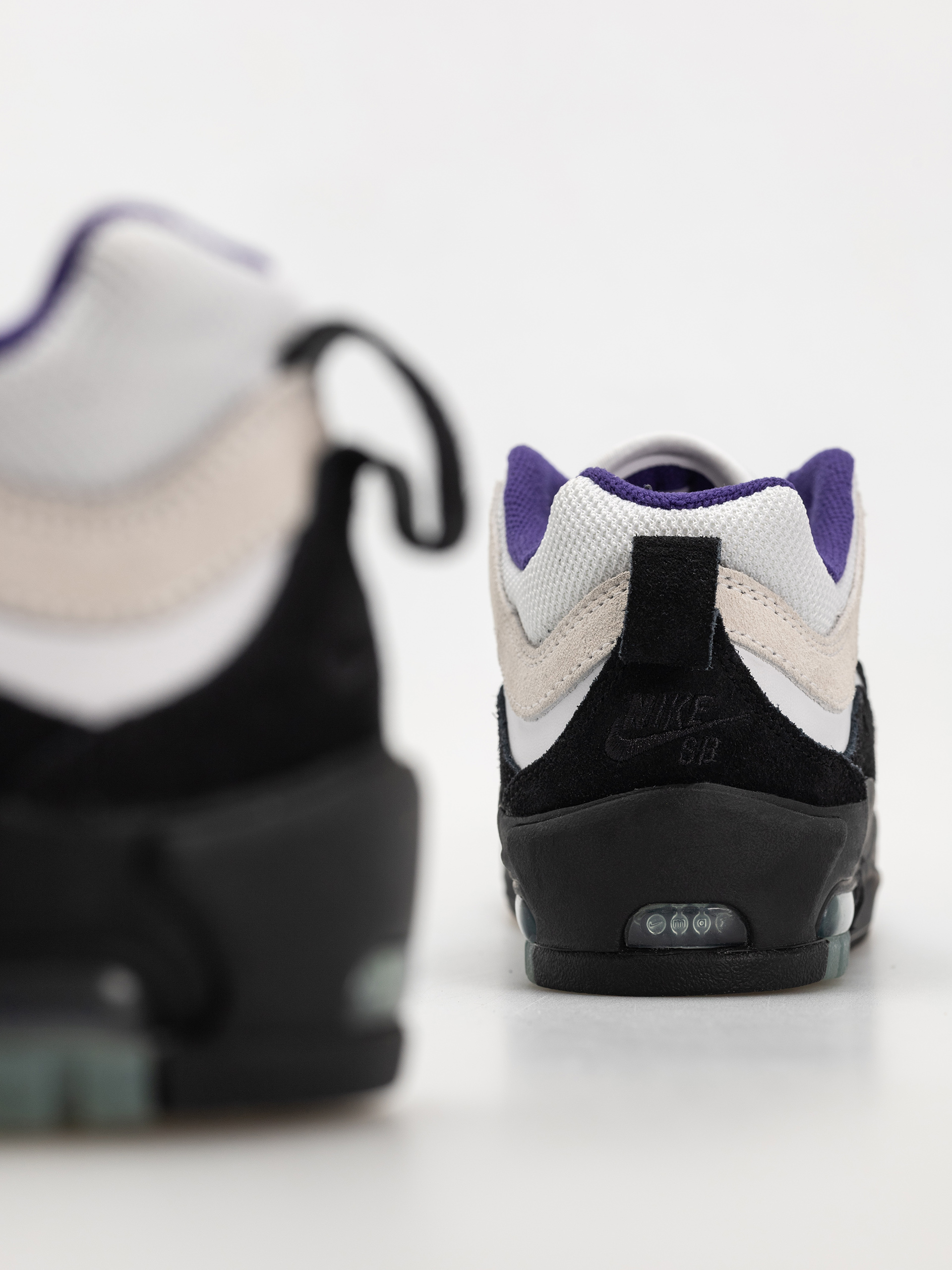 Nike SB Shoes Air Max Ishod (white/black court purple black)