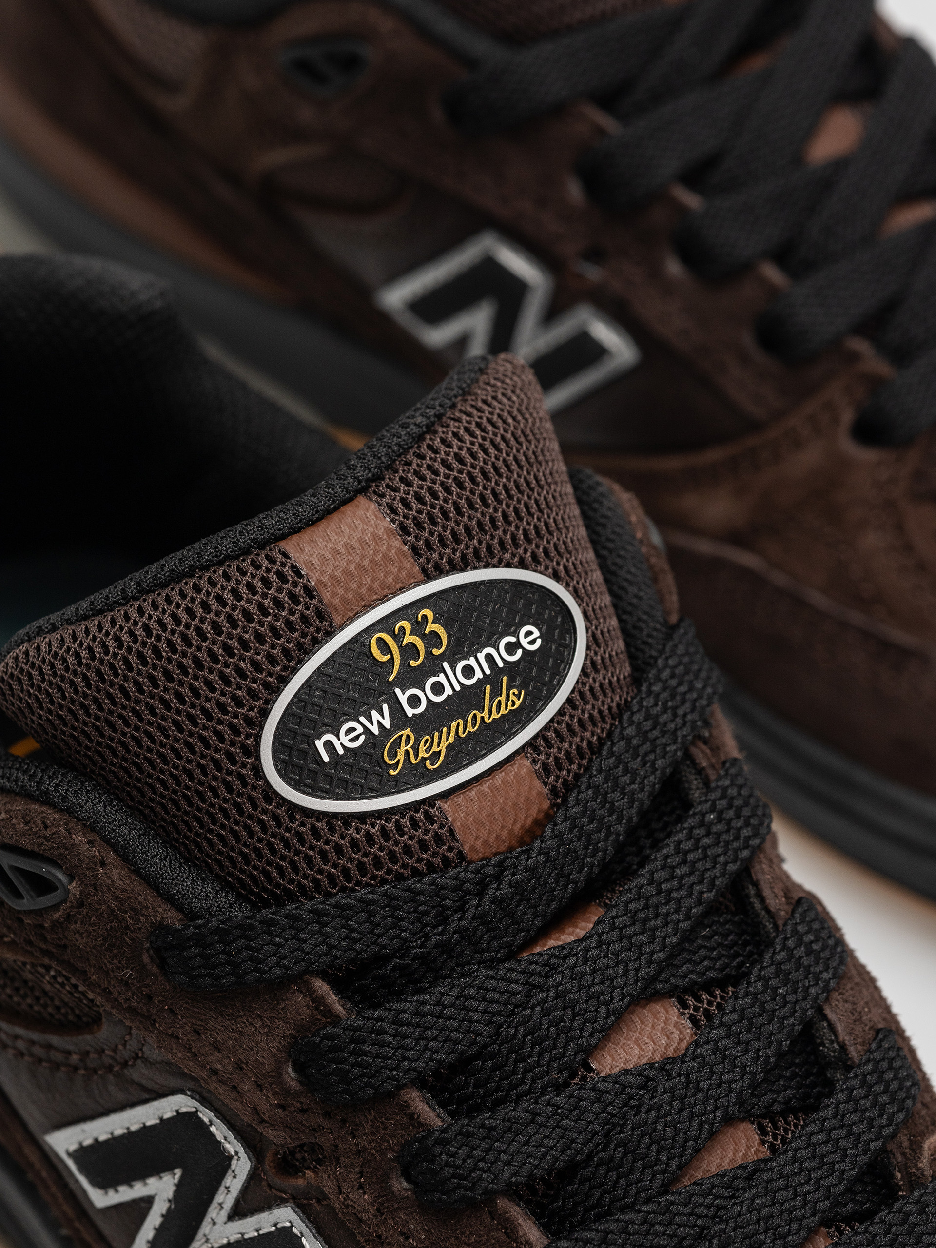 New Balance Shoes 933 (dark brown)