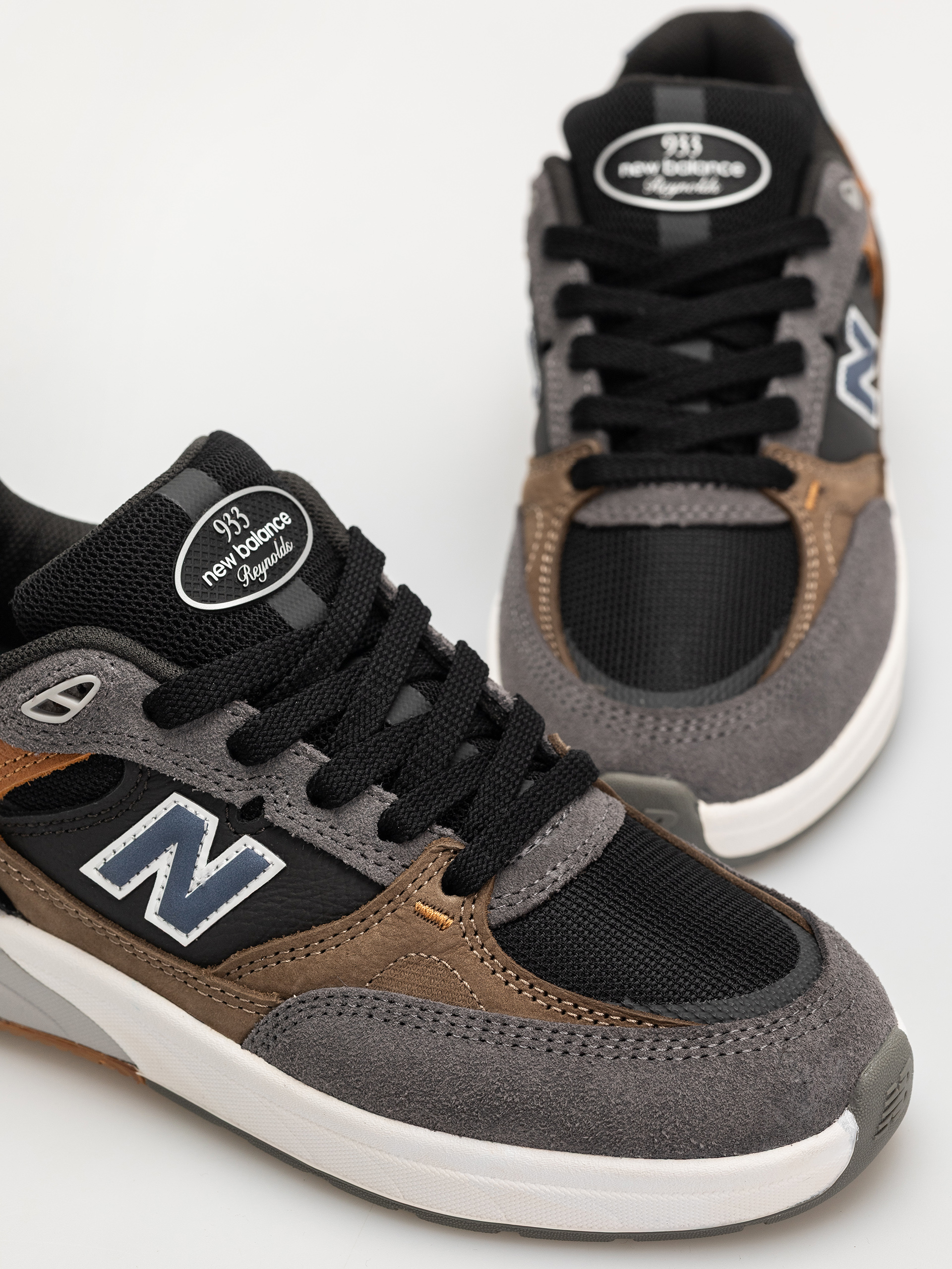 New Balance Shoes 933 (grey brown chestnut)