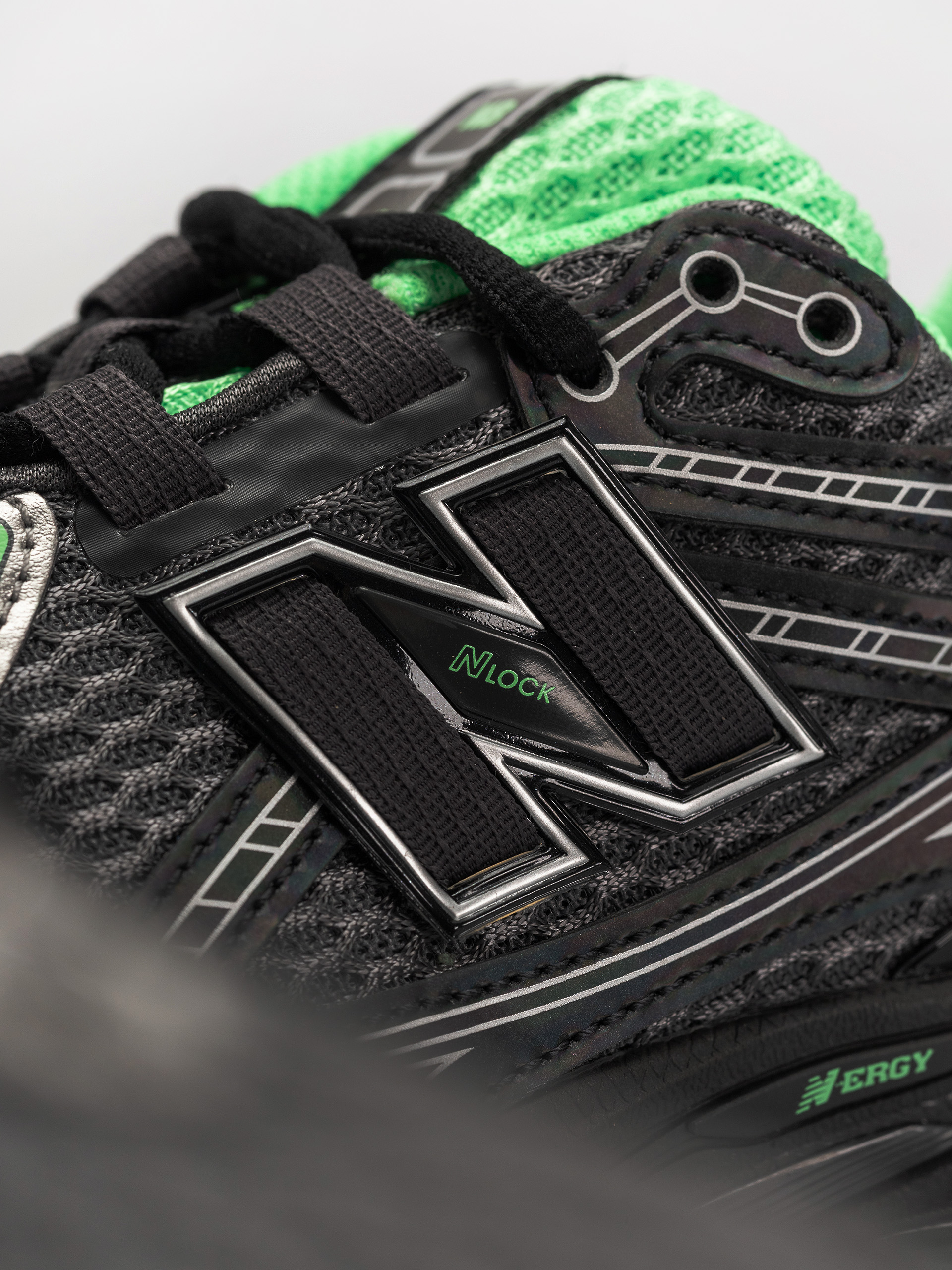 New Balance Shoes 1906 JR (black)