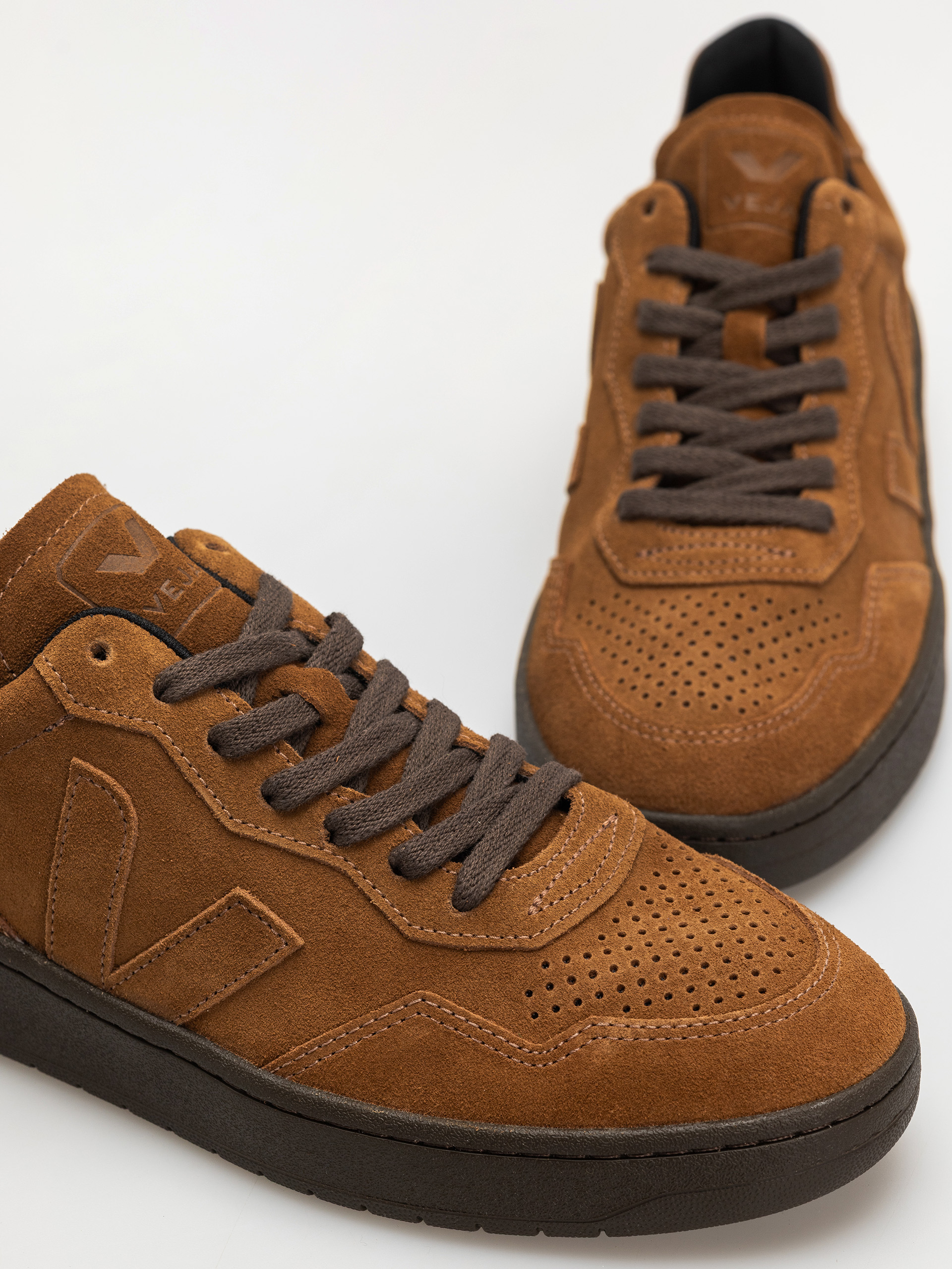 Veja V-90 Shoes (full cognac eagle)