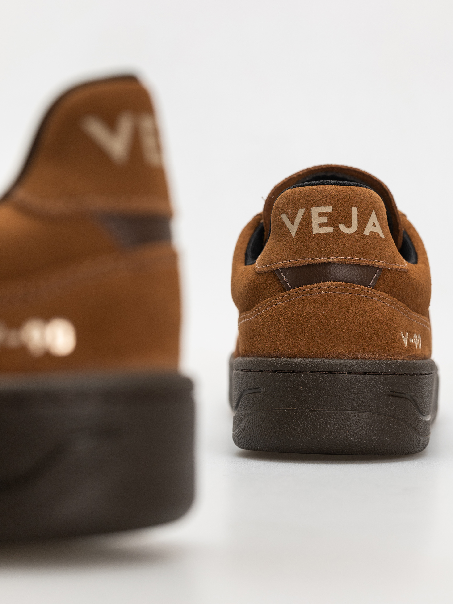 Veja V-90 Shoes (full cognac eagle)