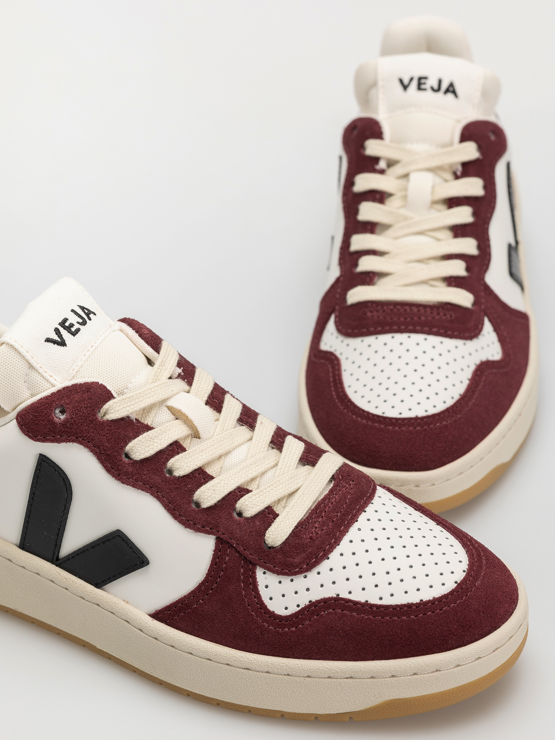 Veja V-10 Shoes Wmn (white black amarante)