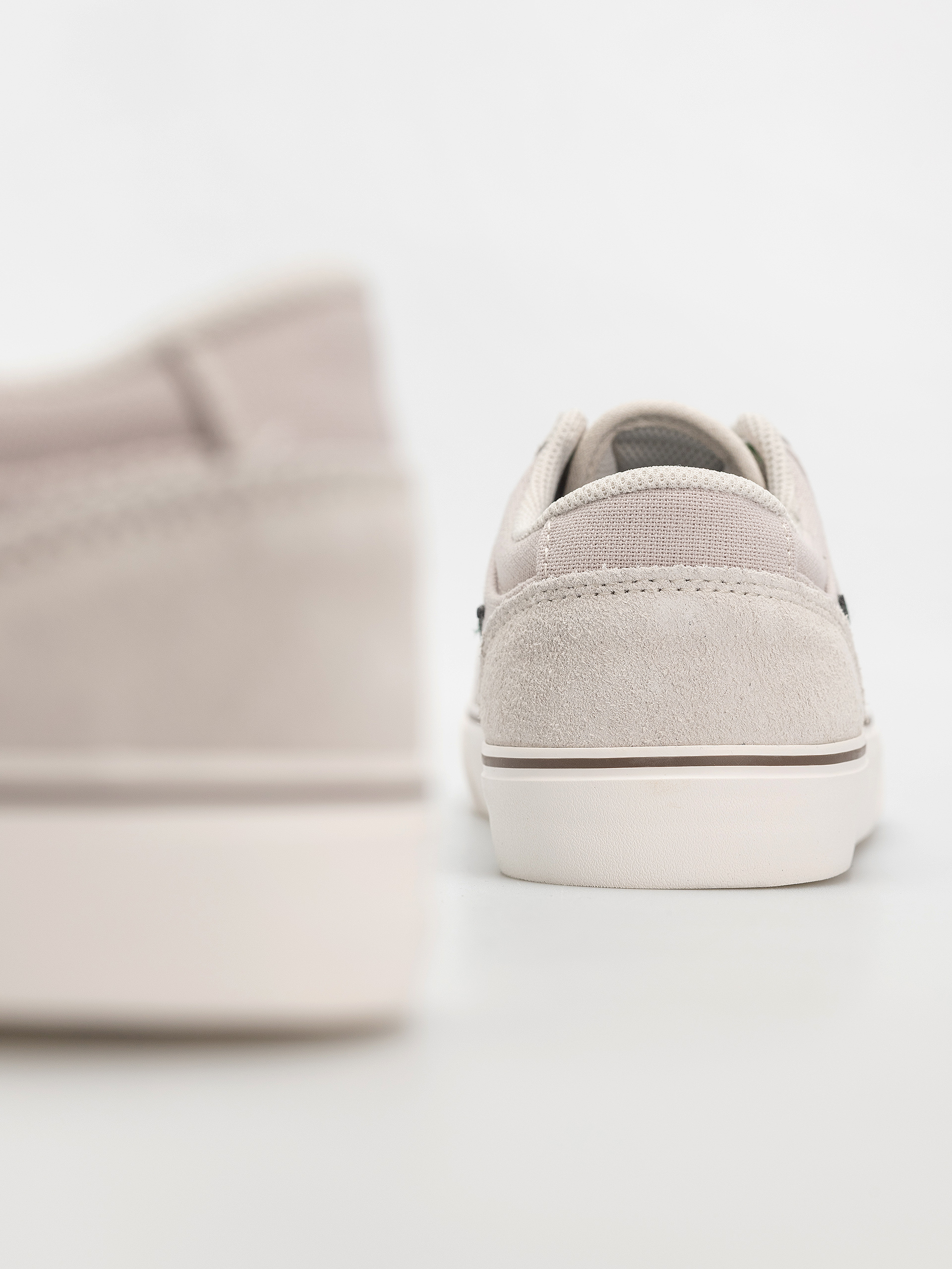 Nike SB Chron 2 Shoes (lt orewood brn/fir phantom mink brown)