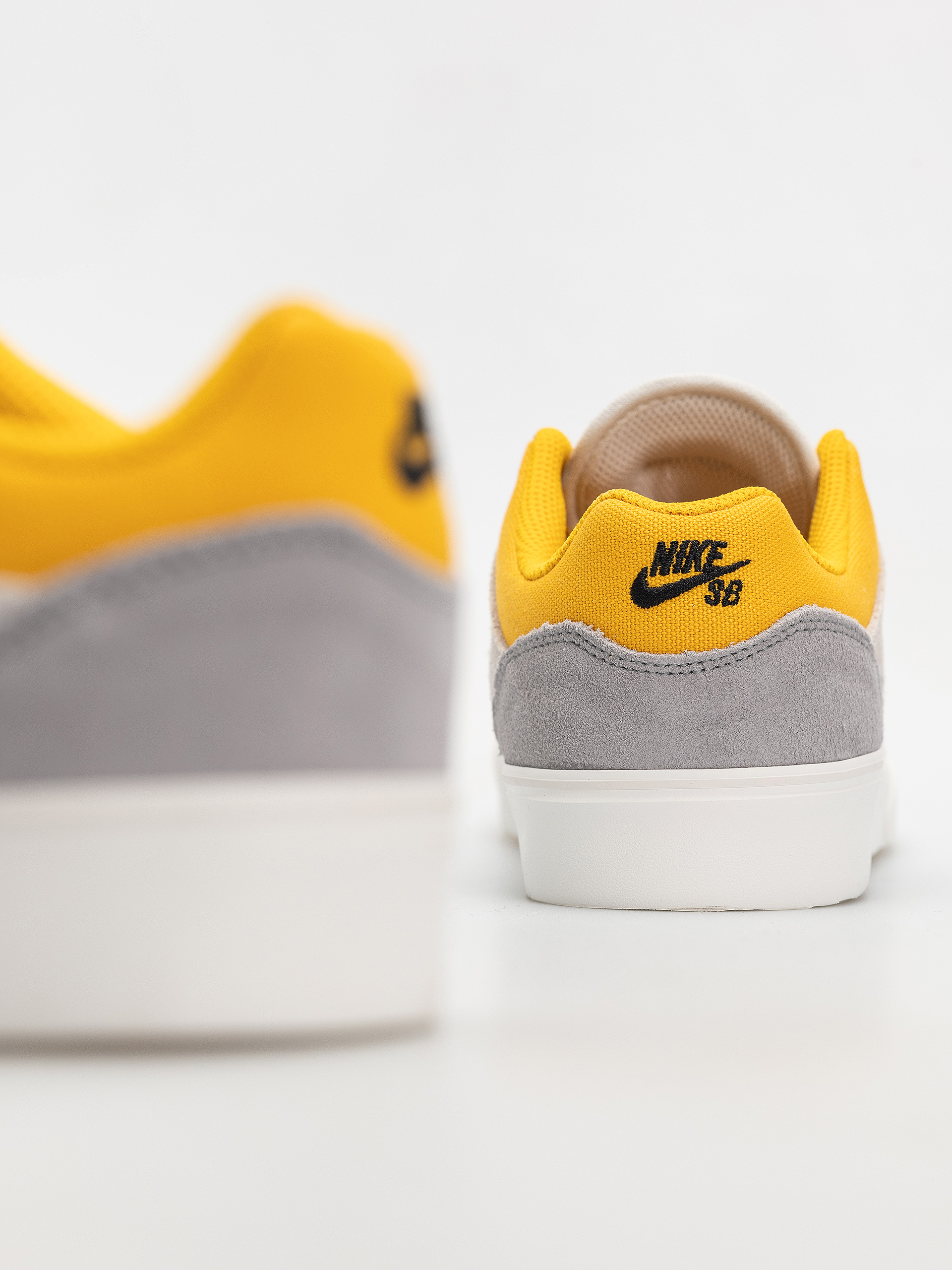 Nike SB Malor JR Schuhe (platinum tint/university gold wolf grey)