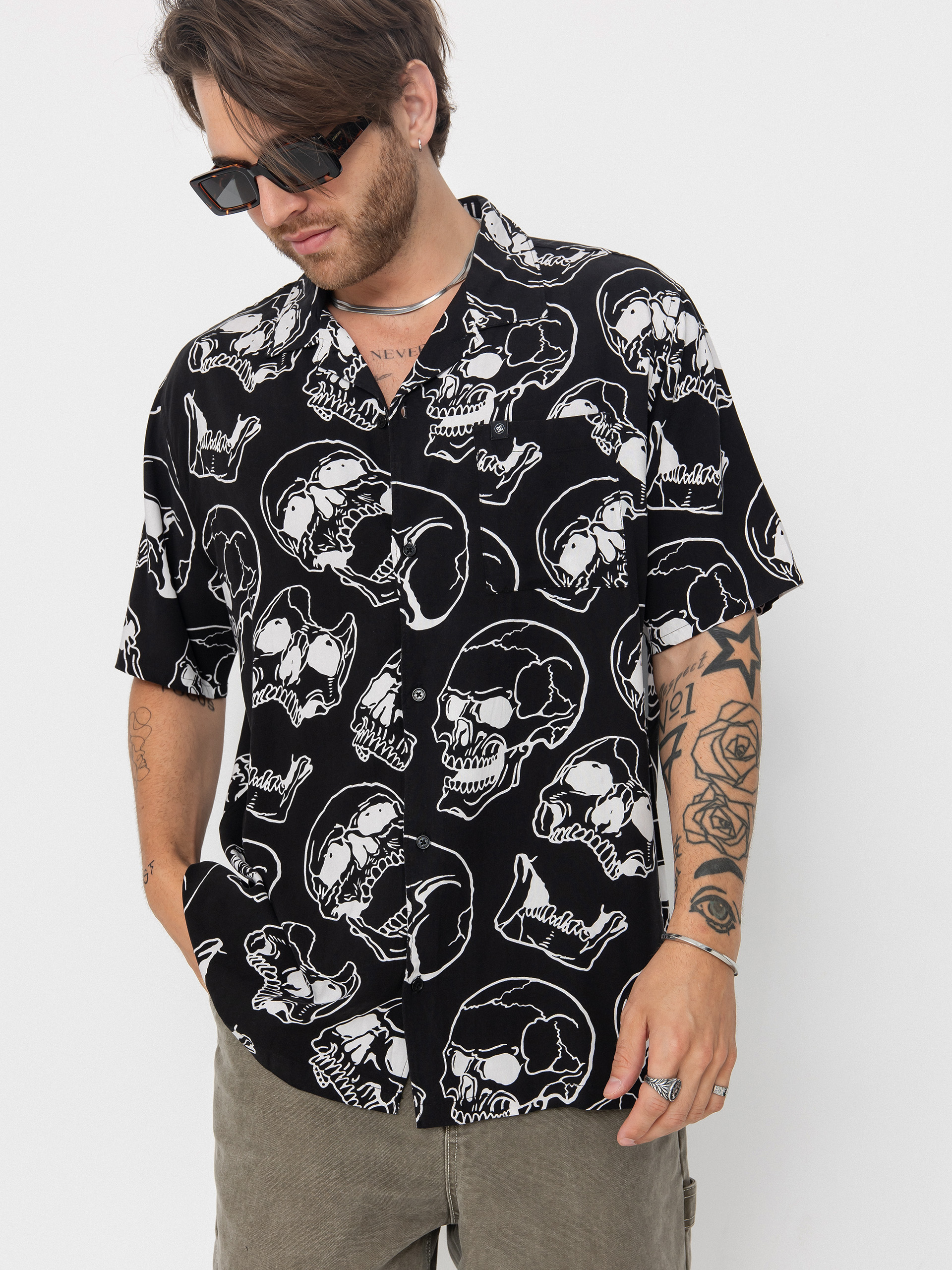 DC Fracture Ss Button Up Shirt (black skully print)
