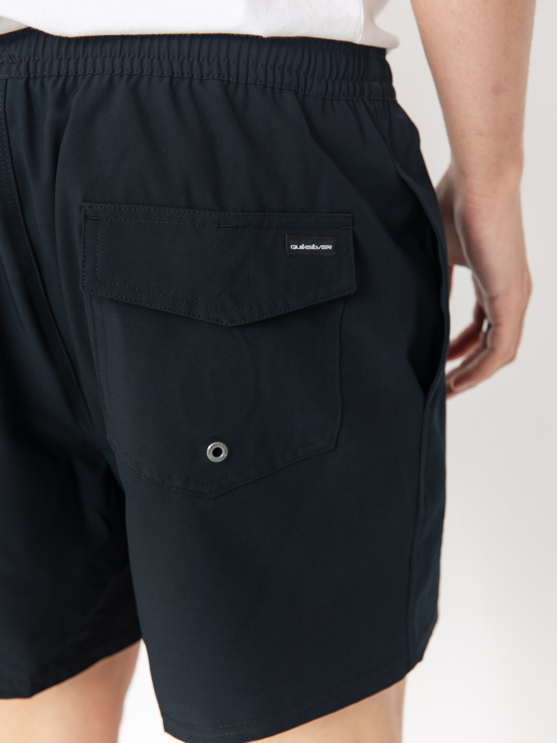 Quiksilver Surfsilk Solid Volley 16 Shorts (black)