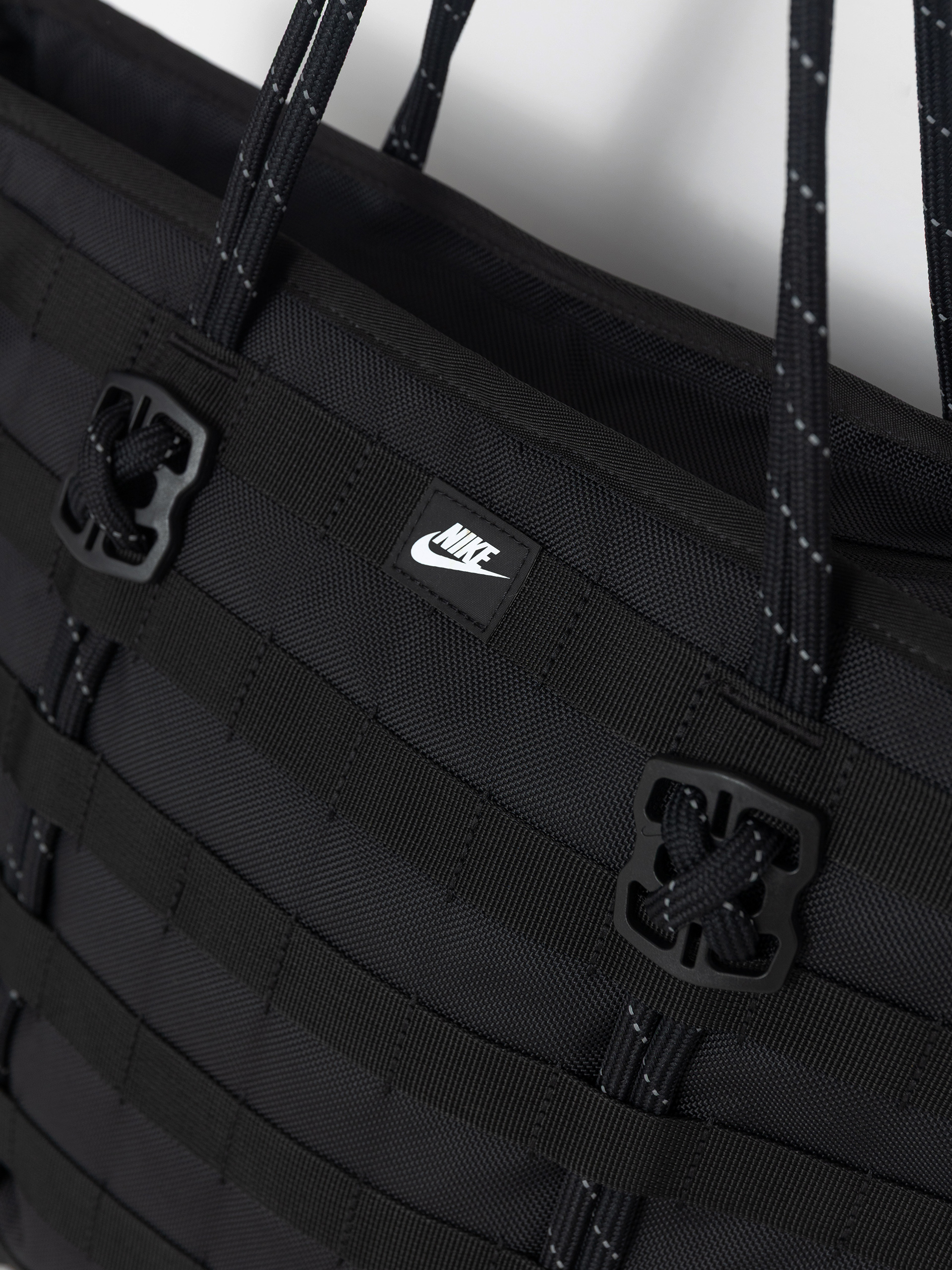 Nike SB Tasche Sportswear (black/black/white)