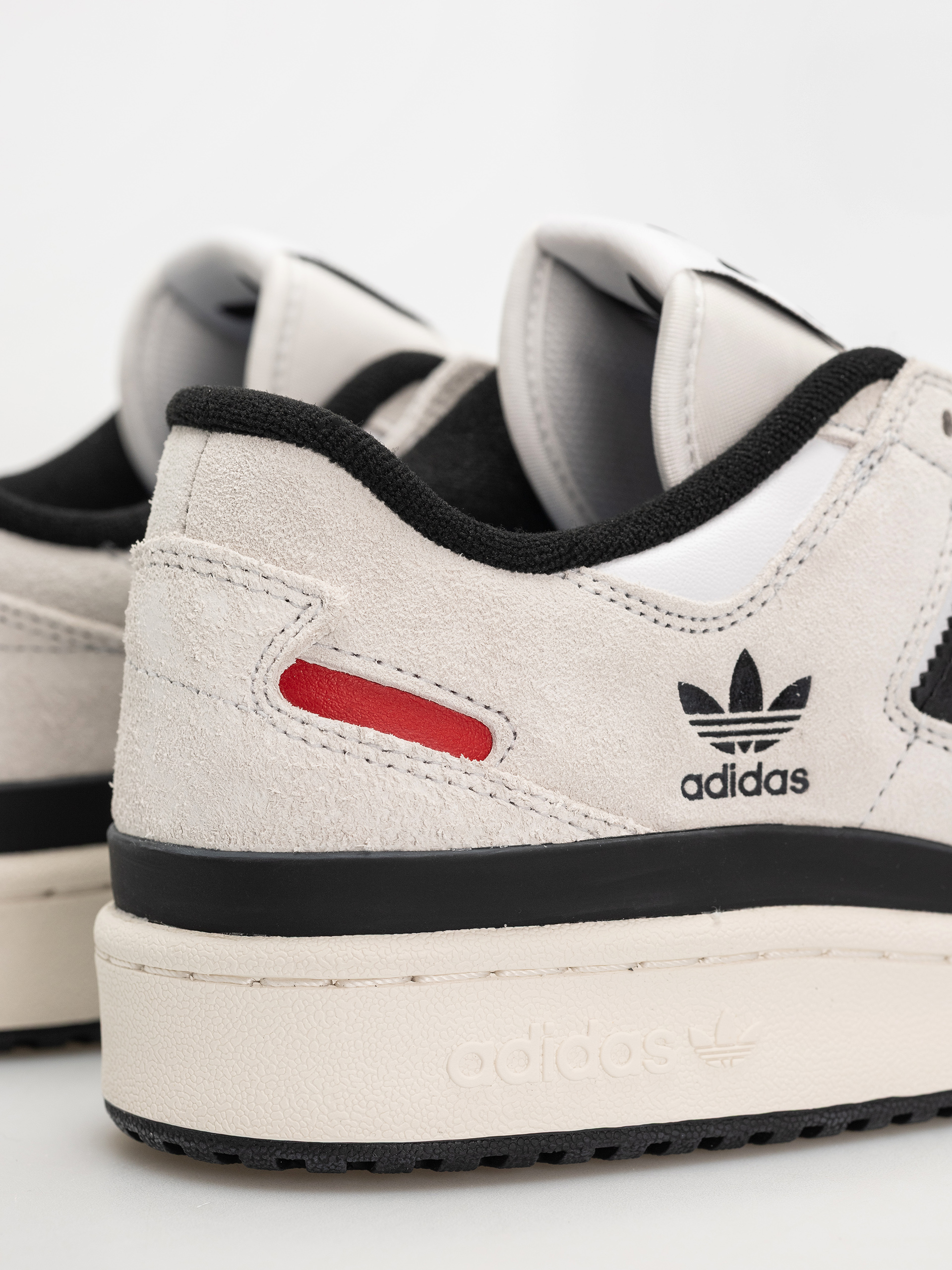 adidas Forum 84 Low Adv Schuhe (crywht/cblack/betsca)