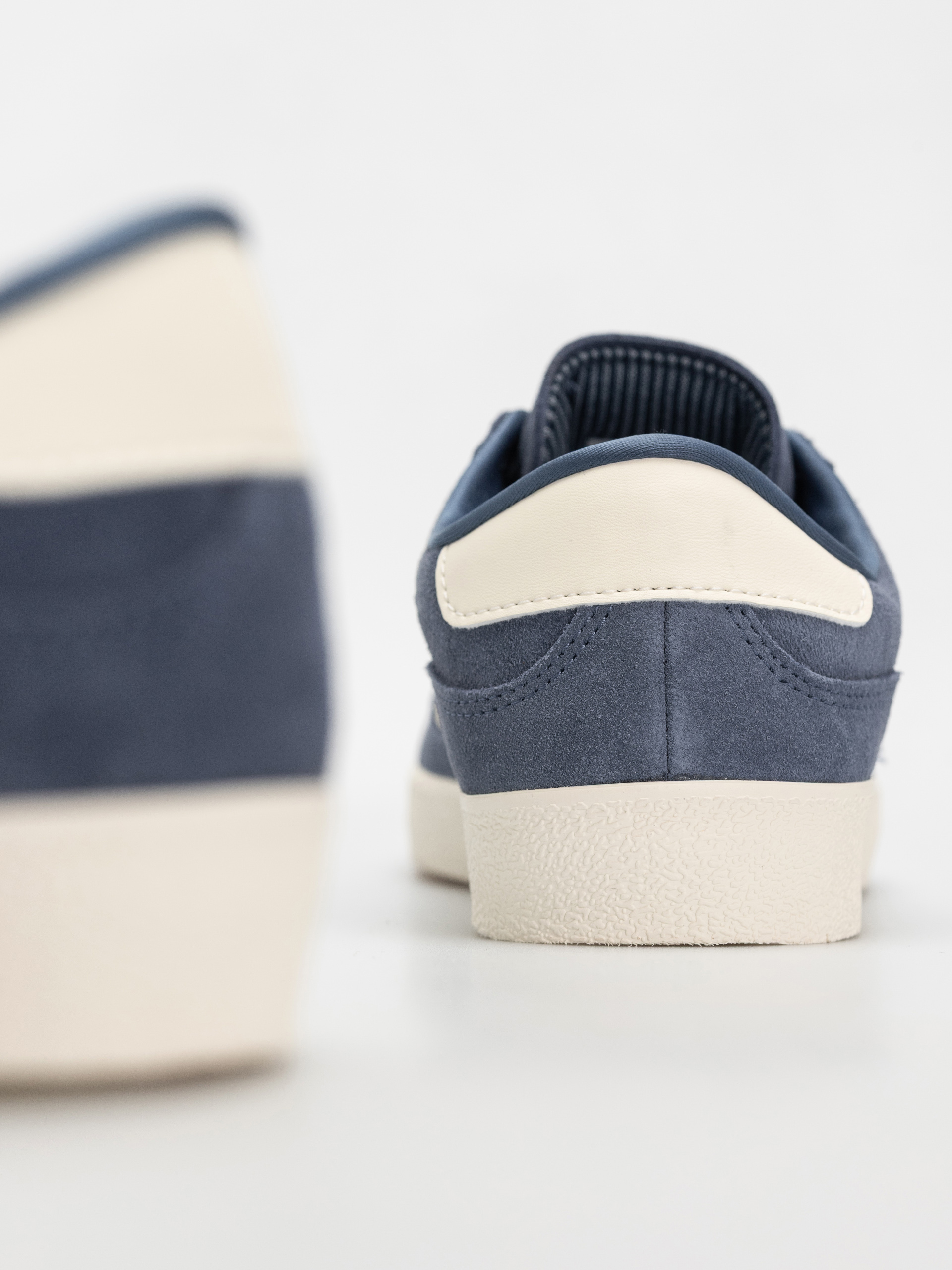 adidas Puig Indoor Shoes (prloin/owhite/blubir)