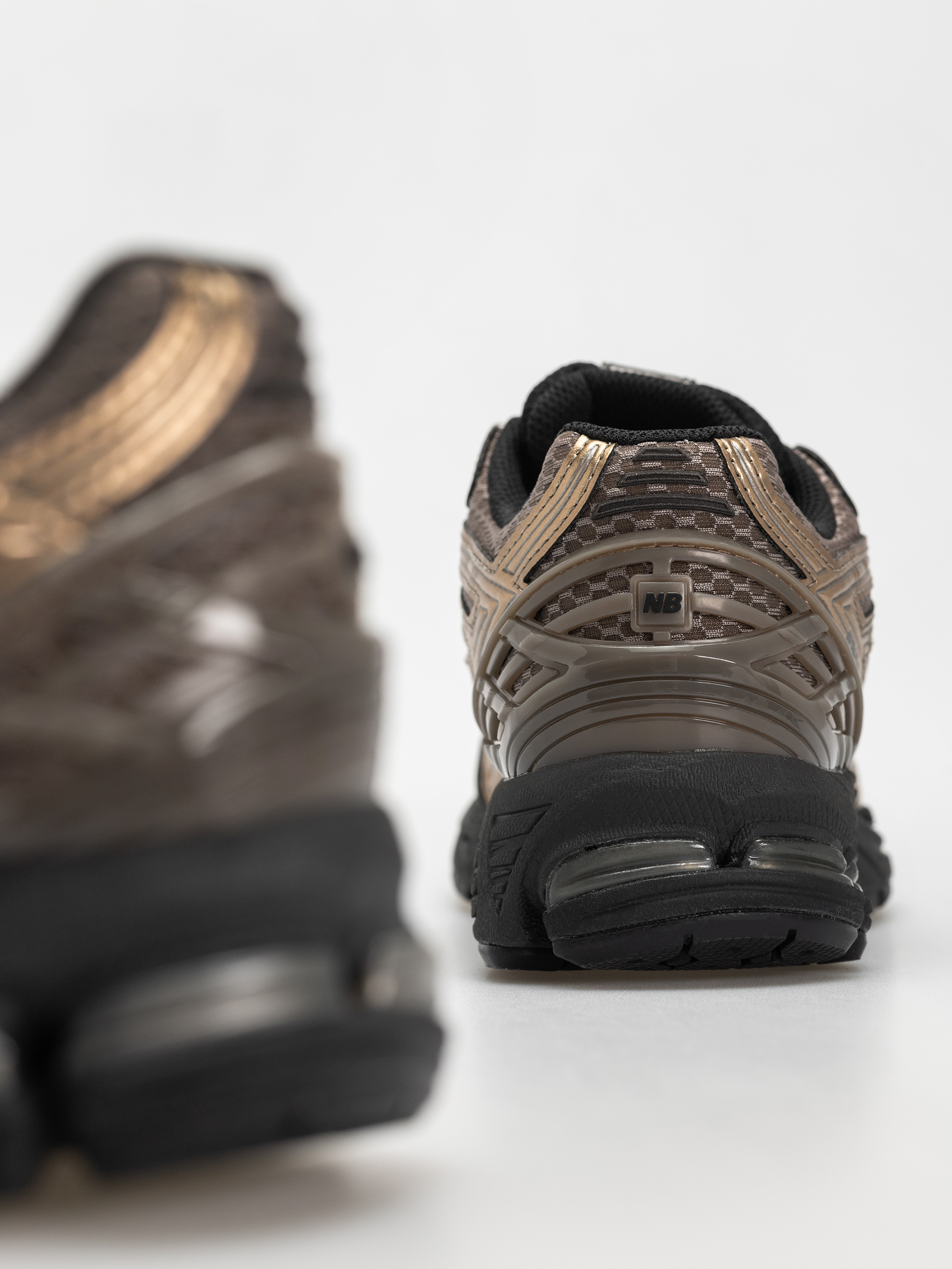 New Balance 1906 Shoes (mushroom)