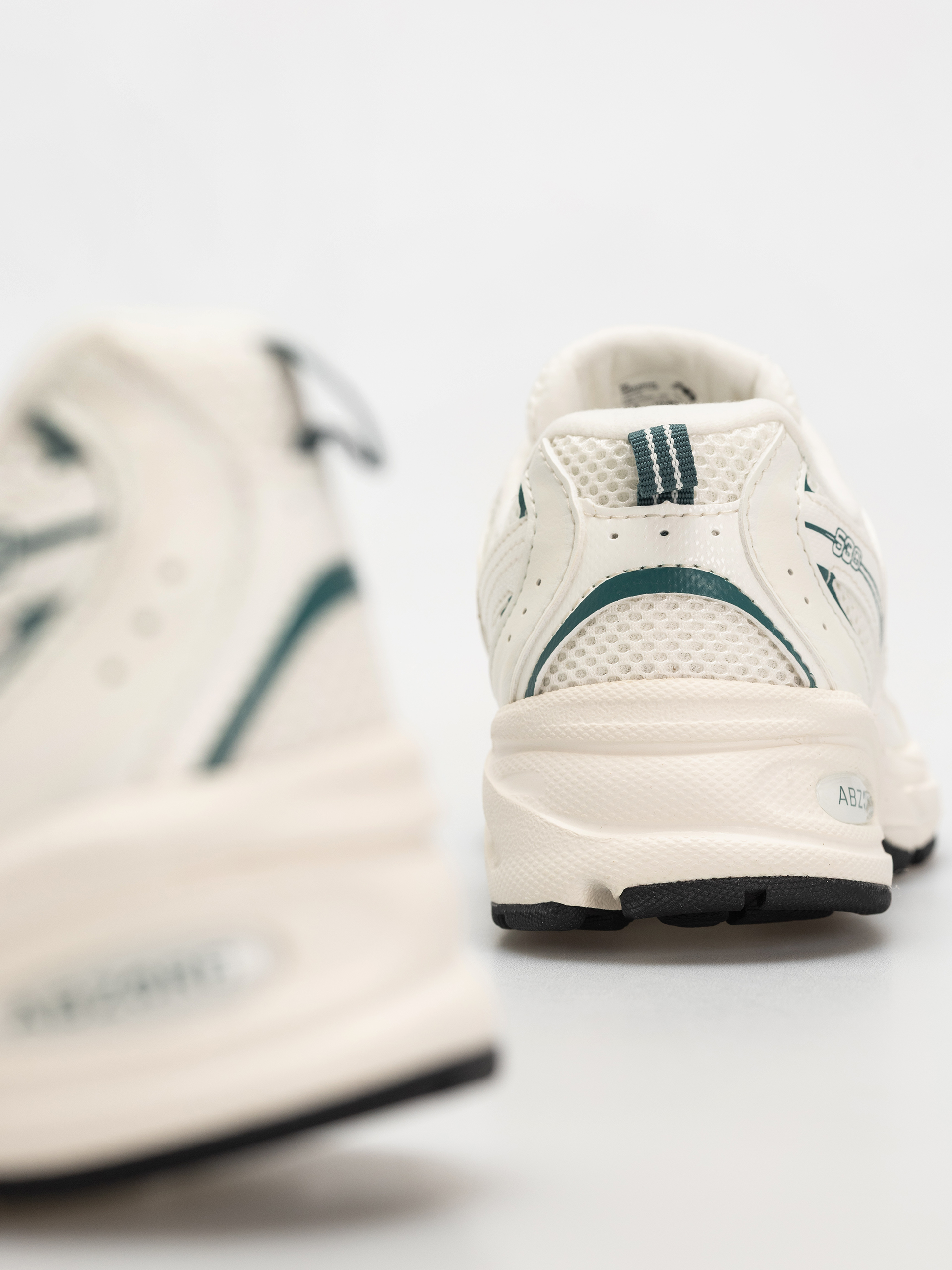 New Balance 530 JR Shoes (sea salt)