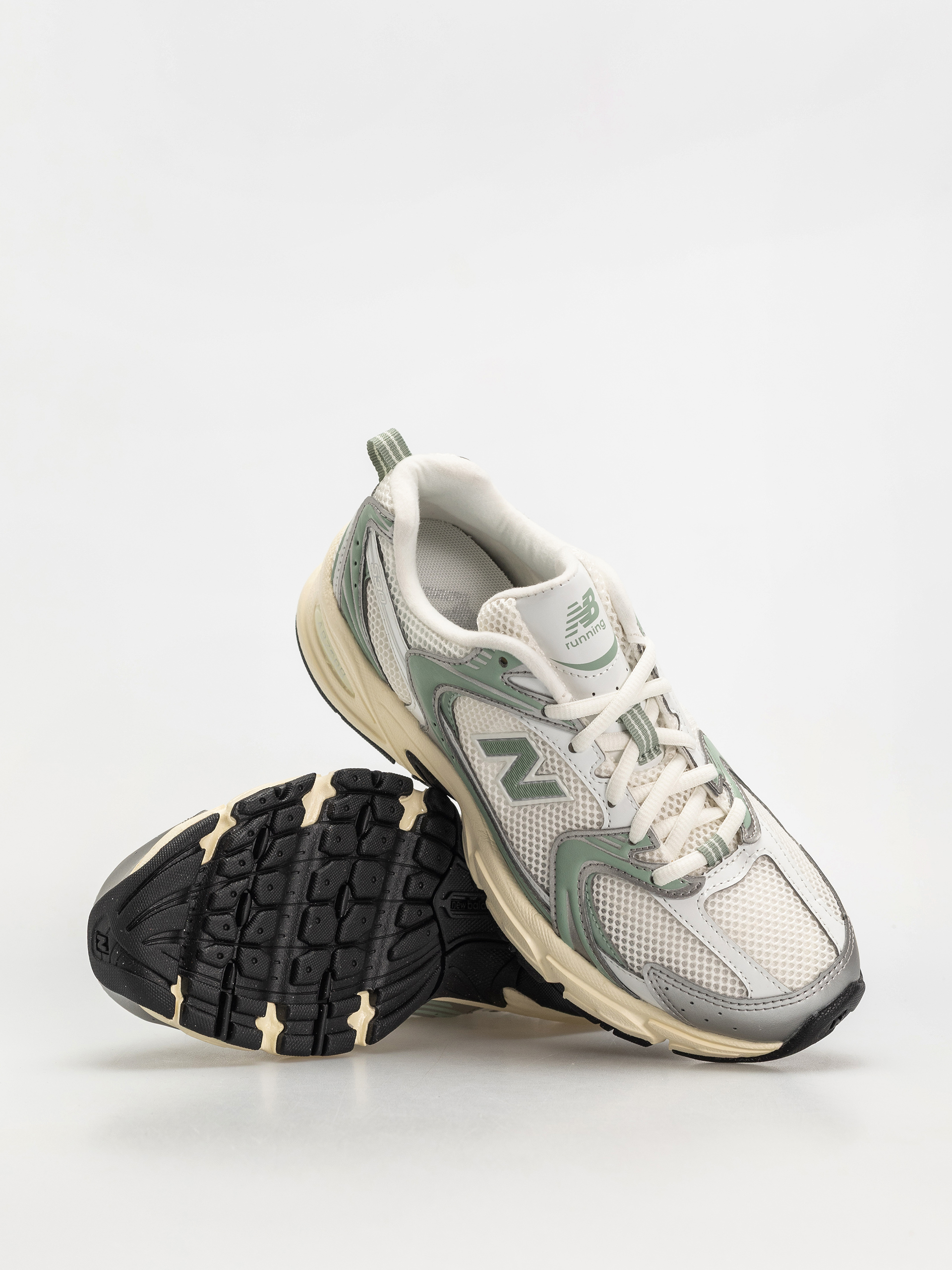 New Balance 530 Shoes (silver metallic)