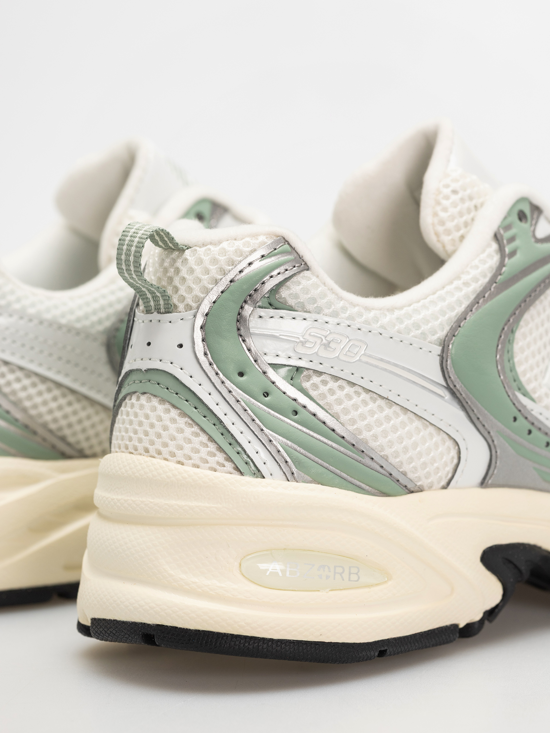 New Balance 530 Shoes (silver metallic)