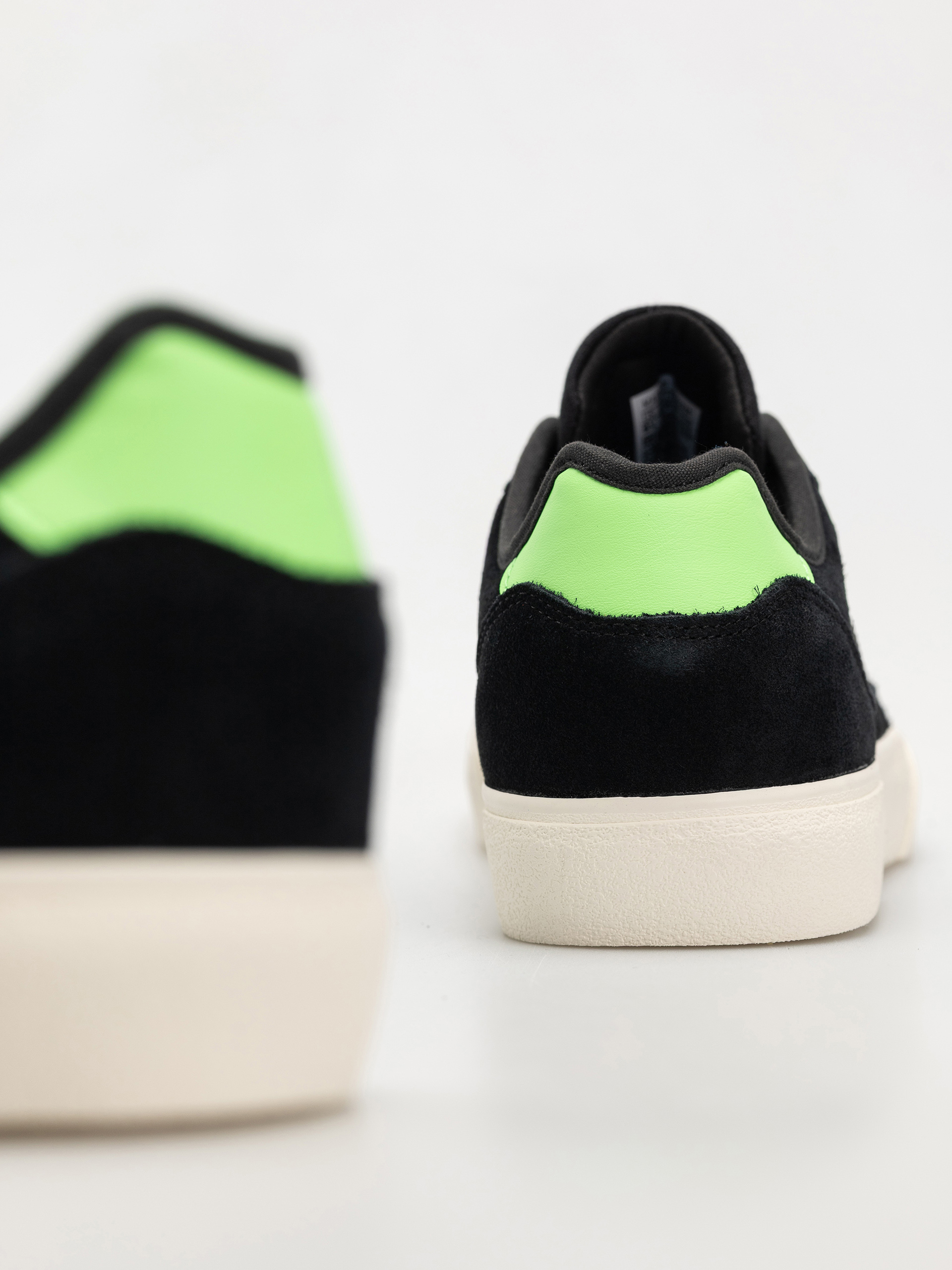 adidas Court Tns Premiere Shoes (cblack/carbon/limbur)