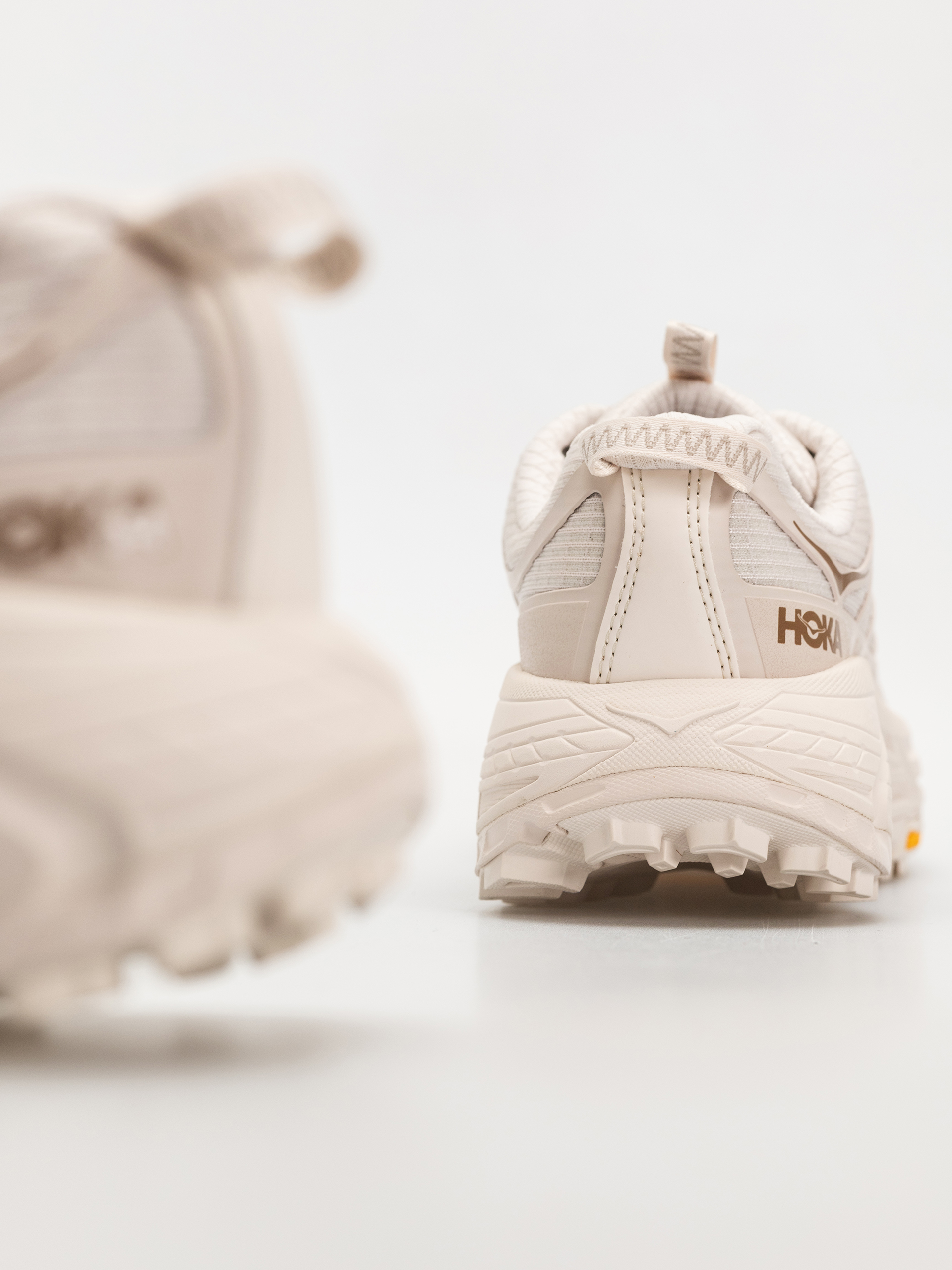 Hoka Mafate Three 2 Grid Schuhe (rose cream stucco)