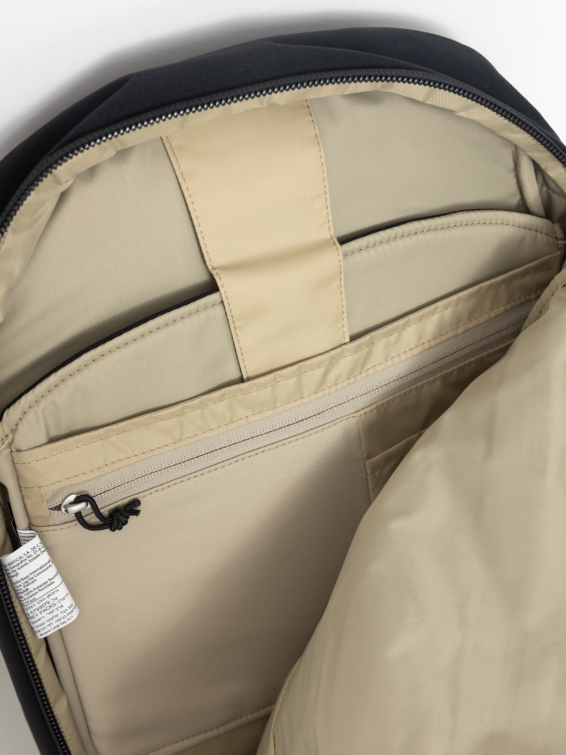 Osprey Arcane Large Day Backpack (black)