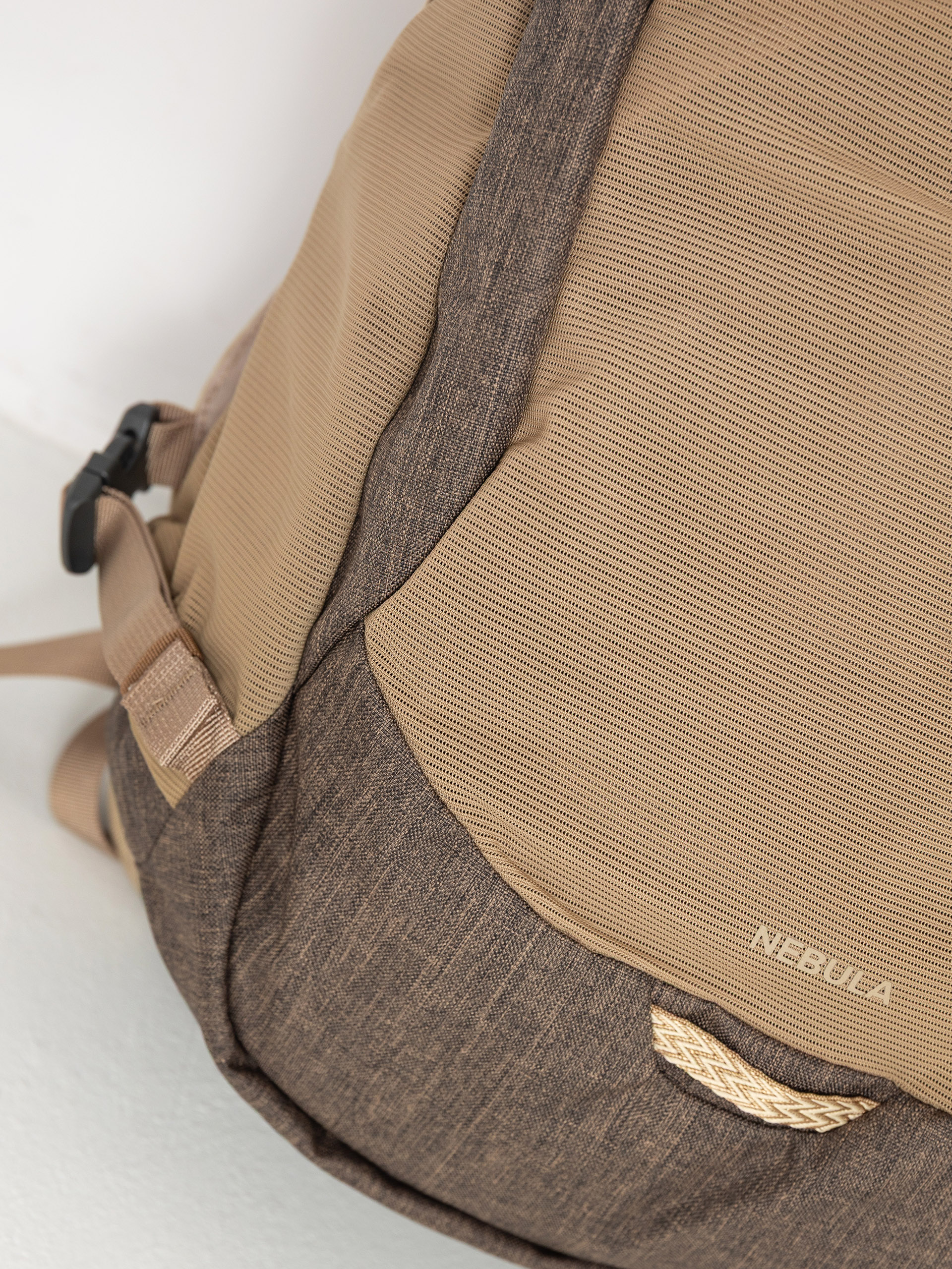 Osprey Nebula Backpack (alpaca tan/latte brown heather)