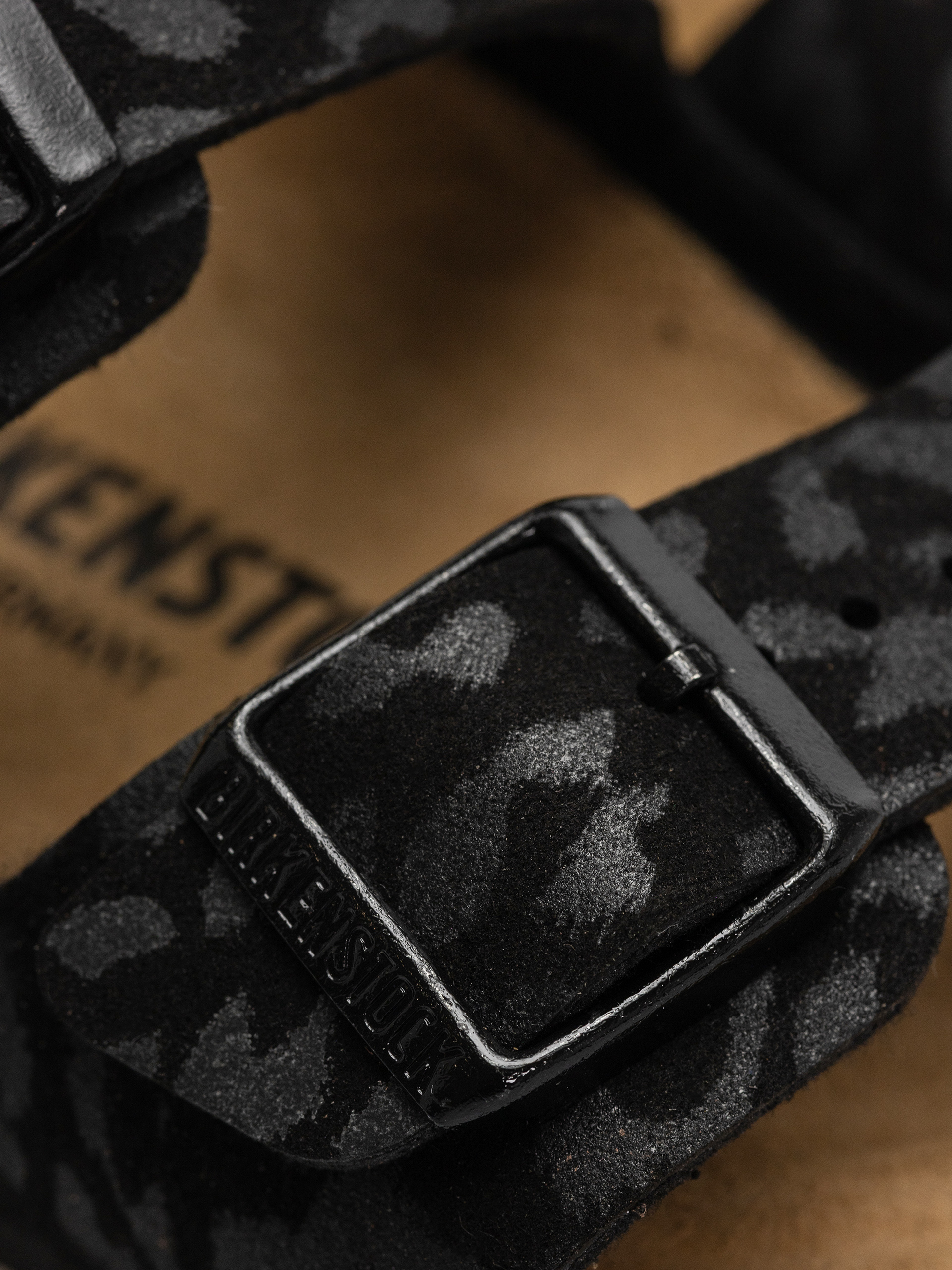 Birkenstock Arizona Synthetics Narrow Wmn Flip-flops (leo black)