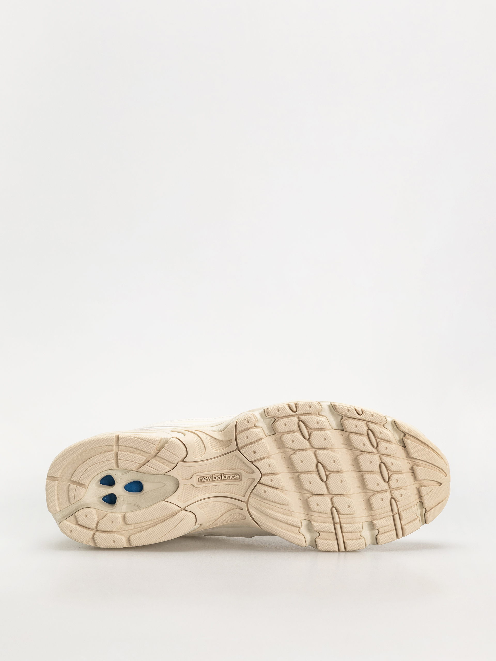 New Balance 740 Shoes (bisque)