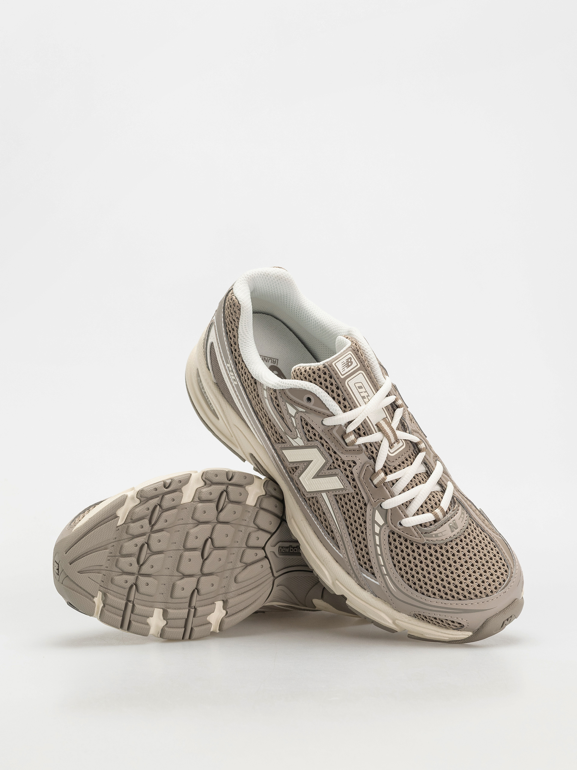 New Balance 740 Shoes (dark olivine)