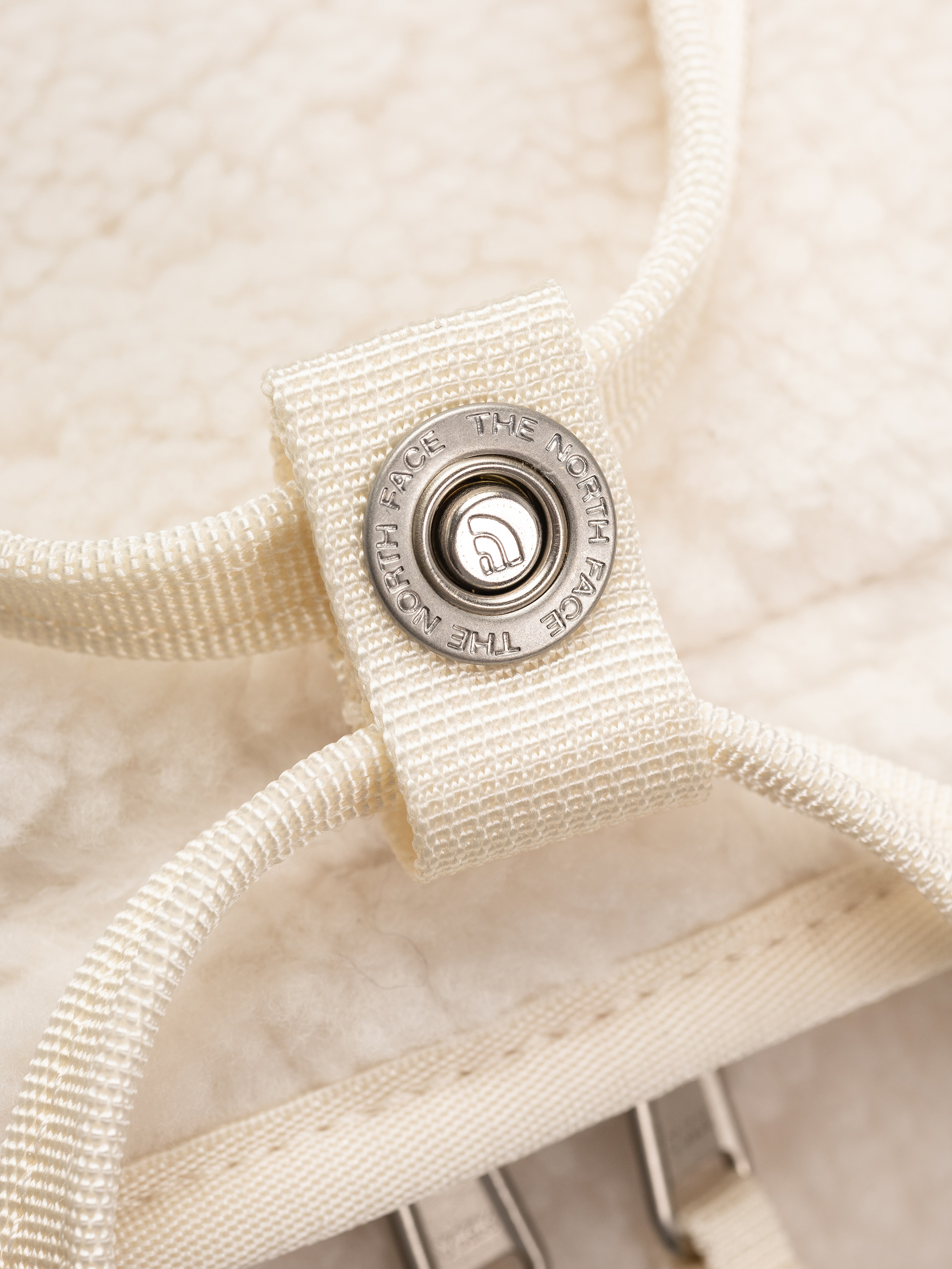 The North Face Base Camp High Pile Mini Bag Handbag (white dune/tnf white)